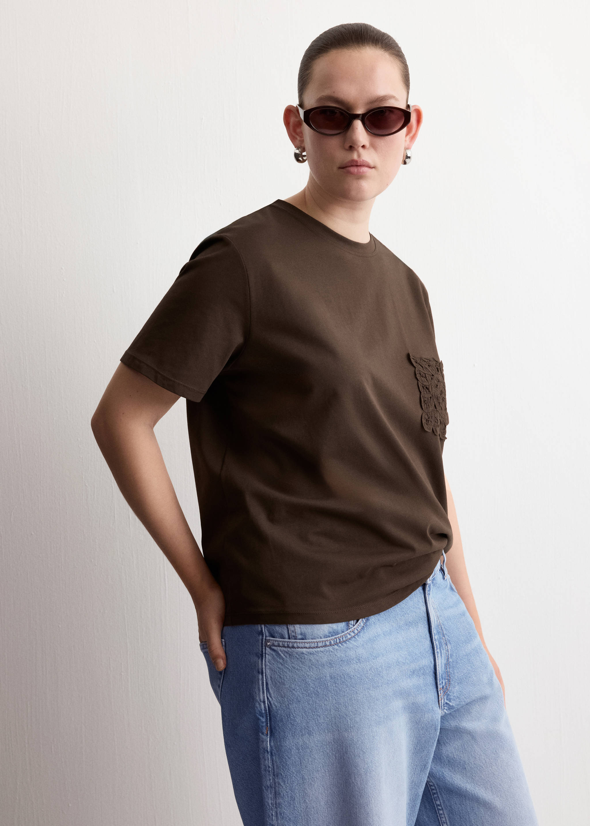 Embroidered cotton T-shirt - Details of the article 4
