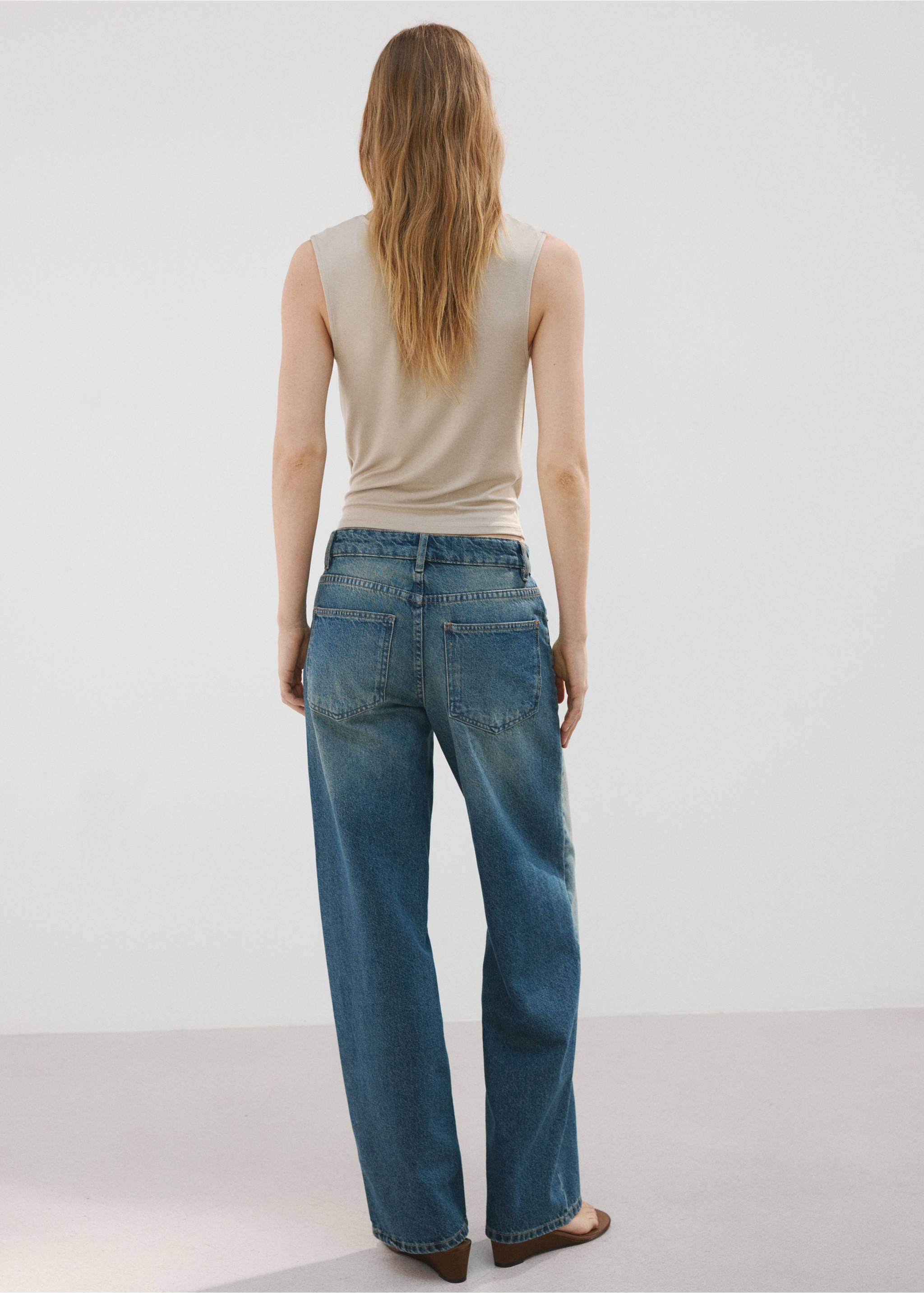 Jean droit taille basse - Verso de l’article, Bleu moyen. Ref: 27035844-00.