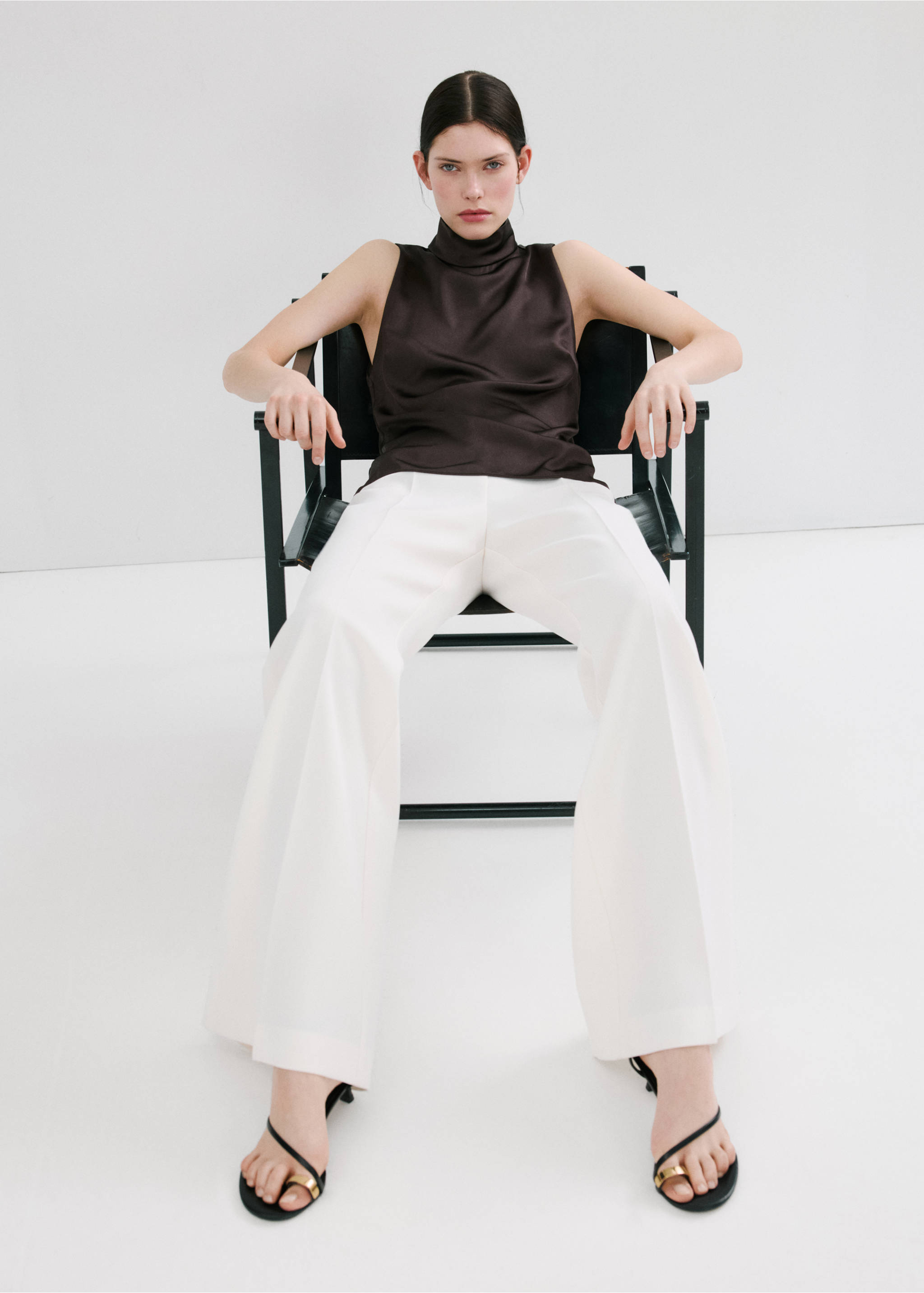 Blouse satinée col roulé - Détail de l'article 2, Chocolat. Ref: 27035845-01.