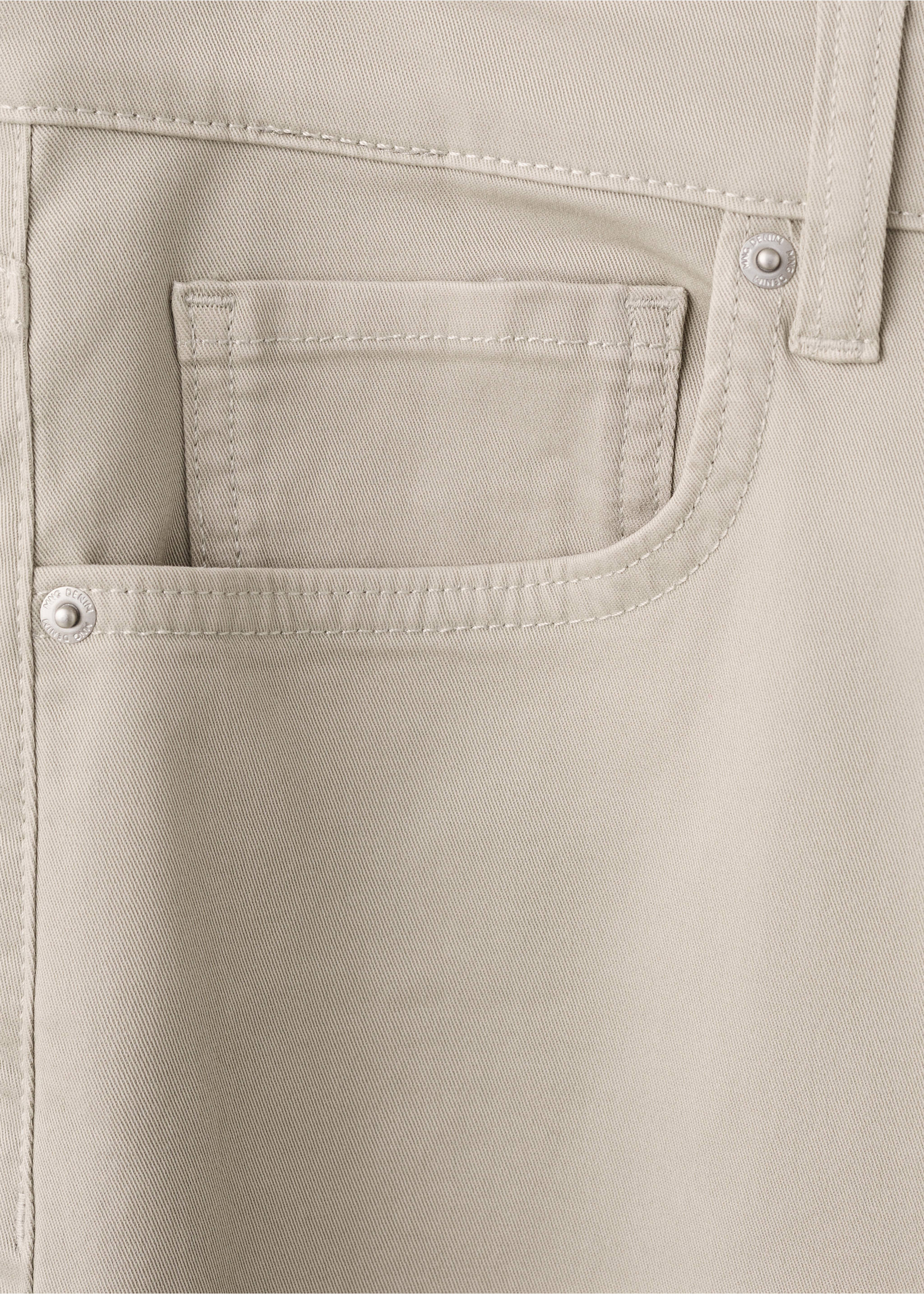 Pantalons regular fit 100% cotó - Detall de l'article 8, Beige. Ref: 27035935-00.