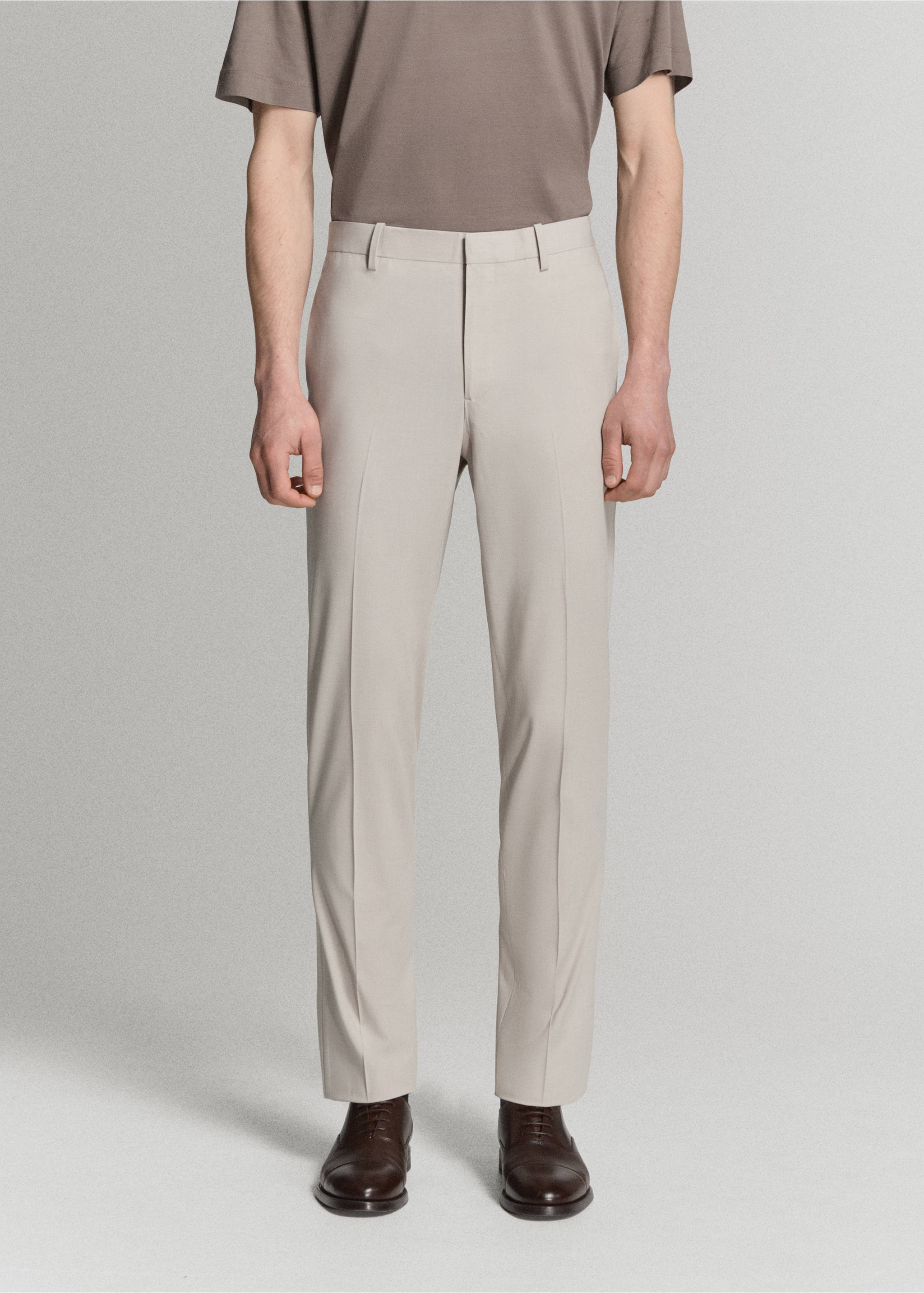 파리 슈퍼 슬림핏 수트 트라우저 - 중간 평면도, 에크루. Ref: 27035936-00.