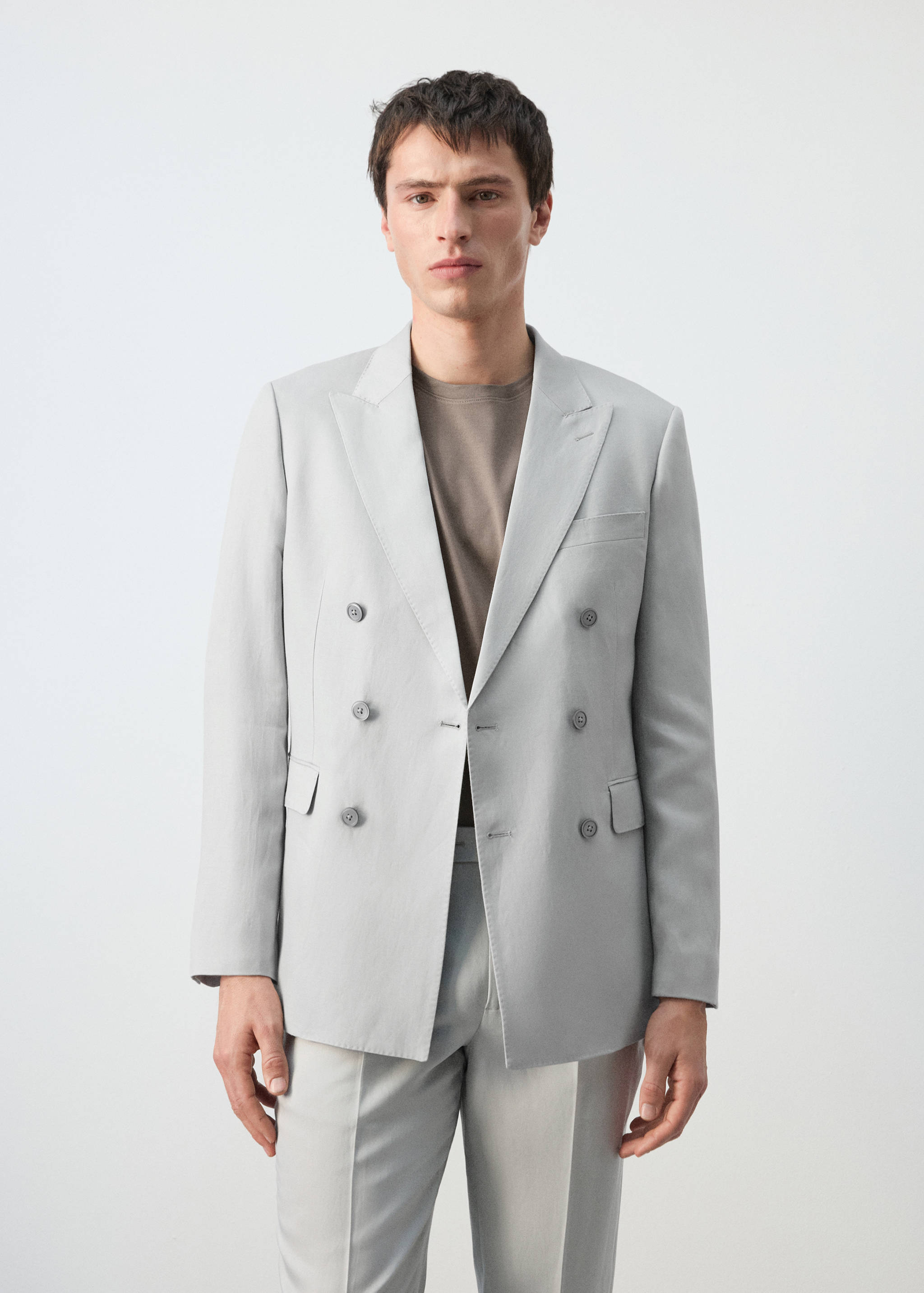 Двубортный костюмный пиджак Amalfi приталенного кроя - Средний план