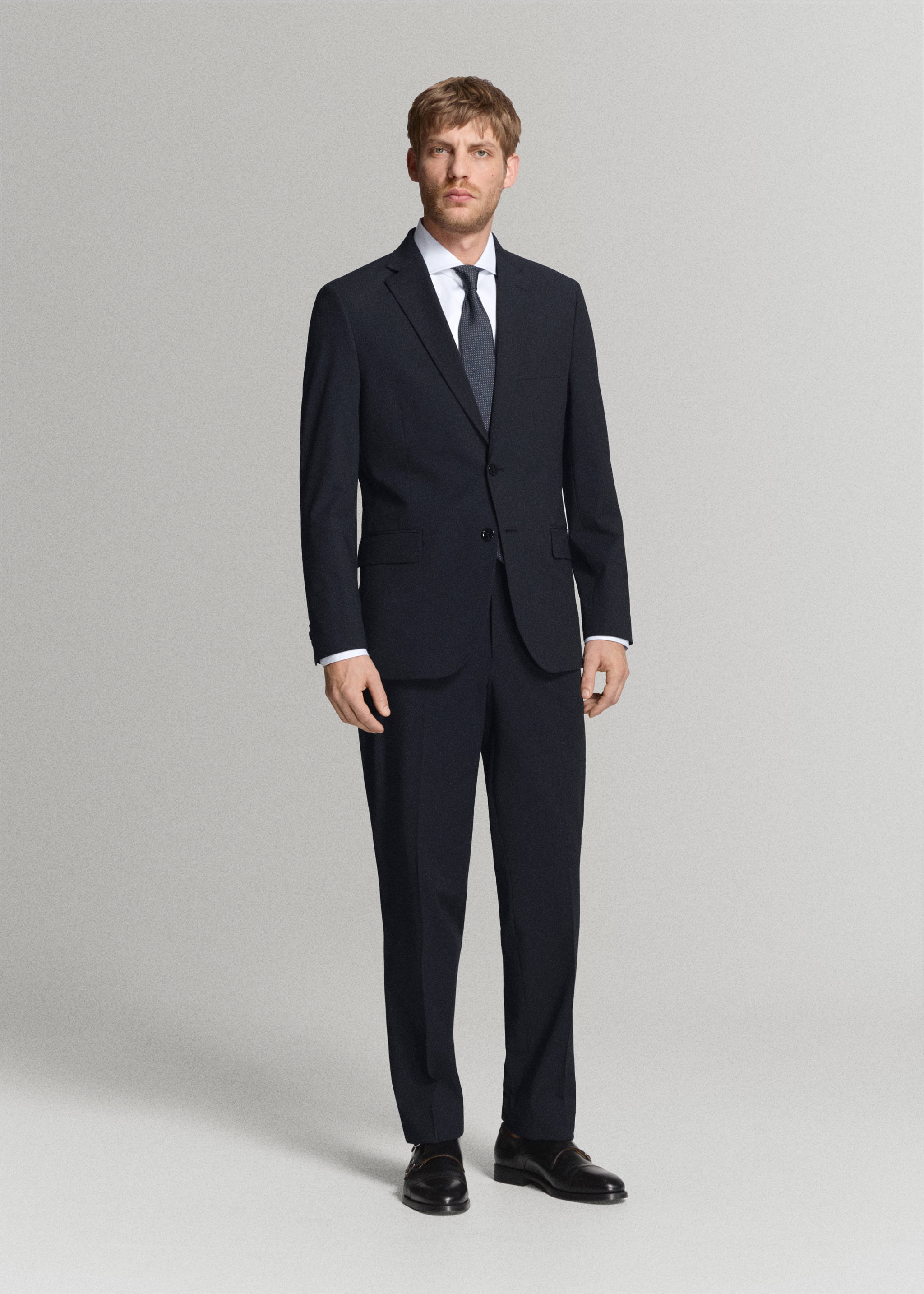 Костюмный пиджак London классического кроя - Общий план, Глубокий темно-синий. Ref: 27035938-00.