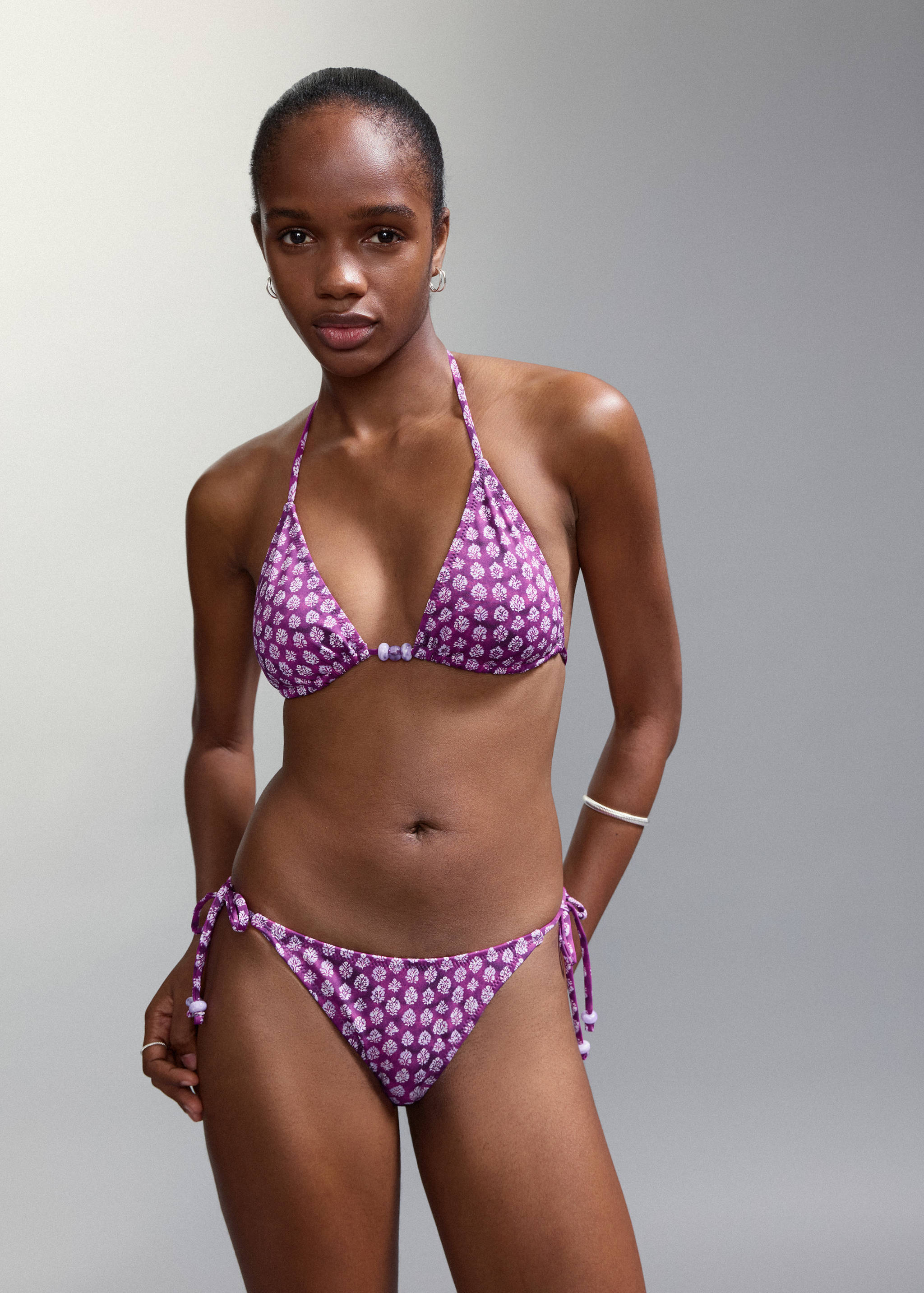 Floral bikini with medium-coverage bottoms - Medium plane