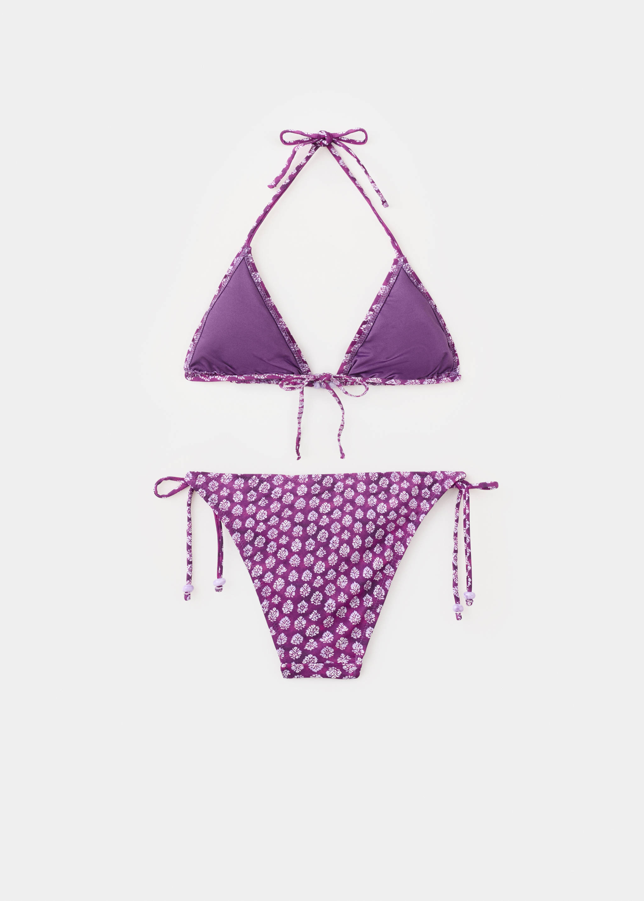 Floral bikini with medium-coverage bottoms - Reverse of the article