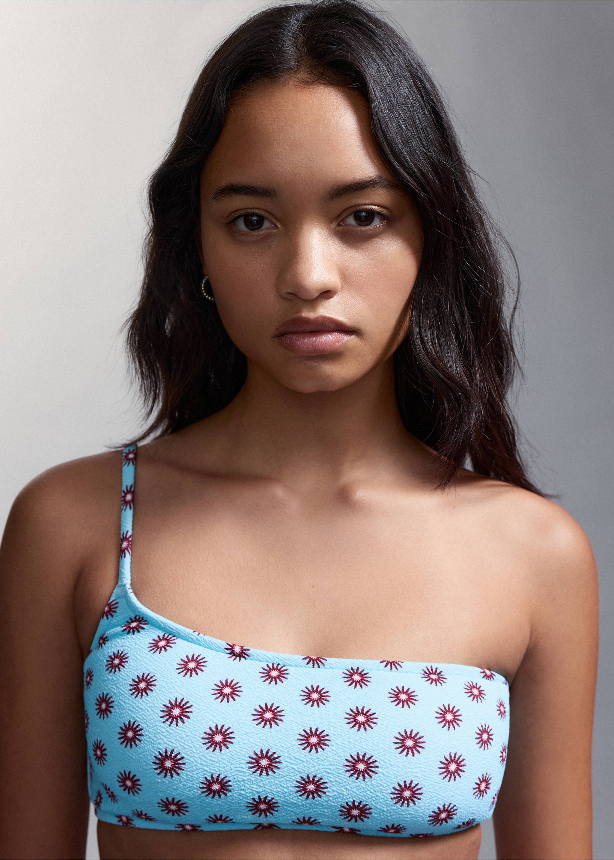 Asymmetrischer Bikini, mittelhoher Slip - Detail des Artikels 1, Blau. Ref: 27035952-00.