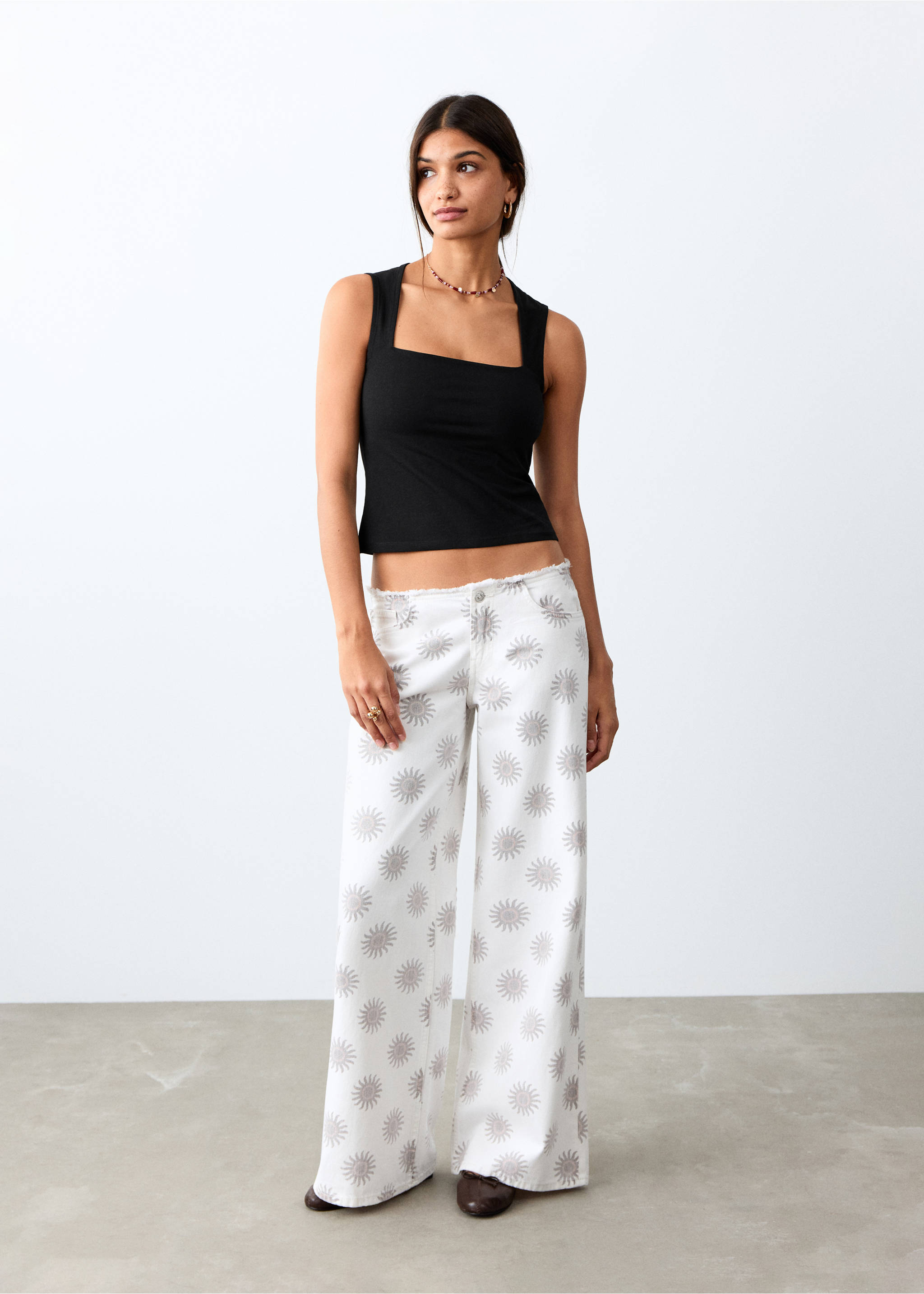 Fitted top with wide straps - General plane, Black. Ref: 27035963-00.