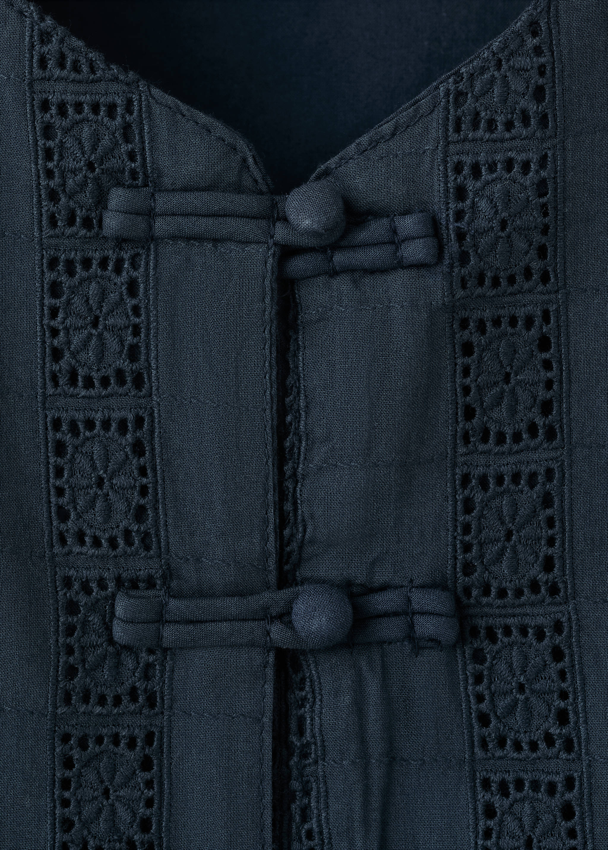 Embroidered detail gilet - Details of the article 8