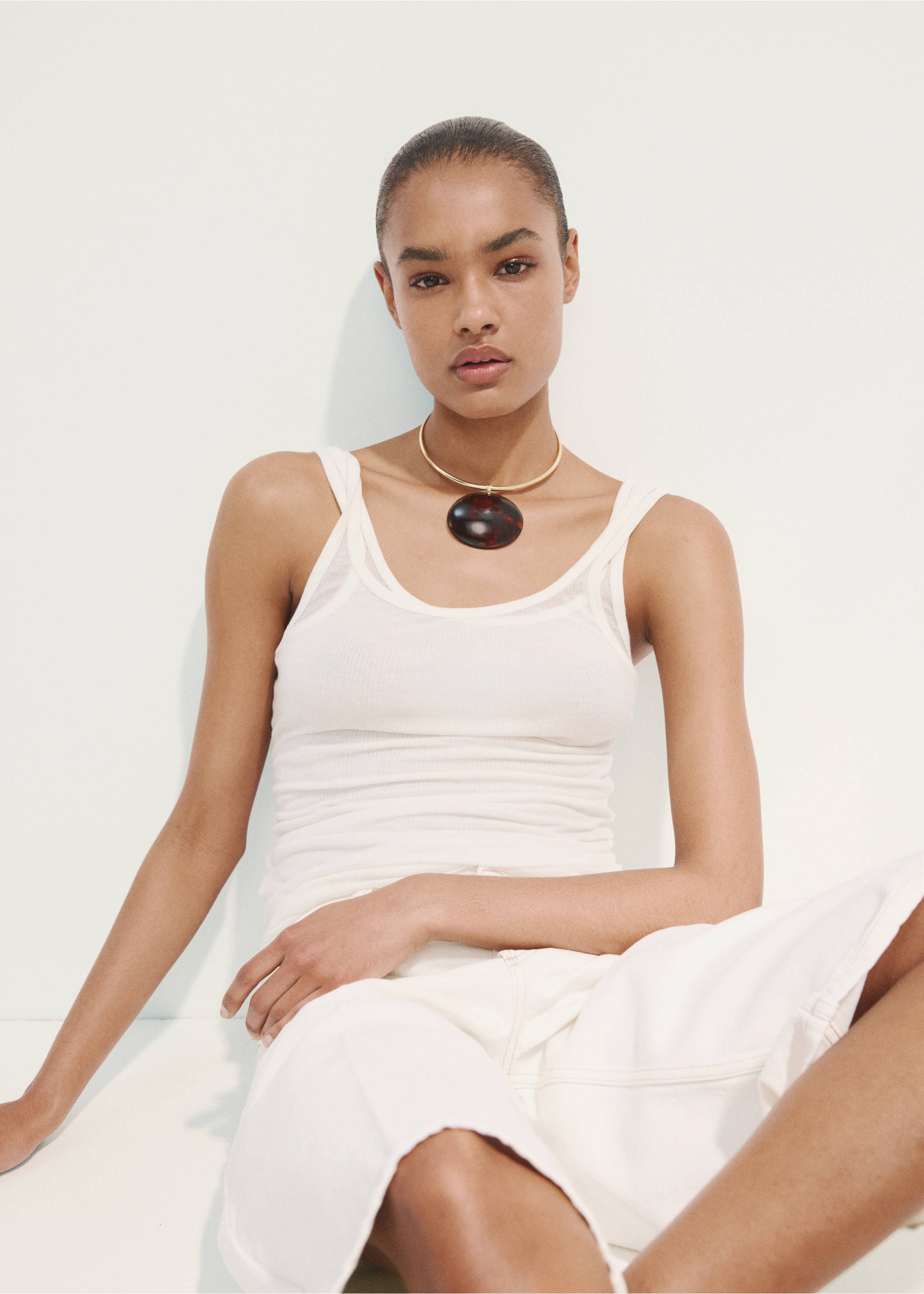 Rigid collar with circular beading - General plane, Gold. Ref: 27035981-00.