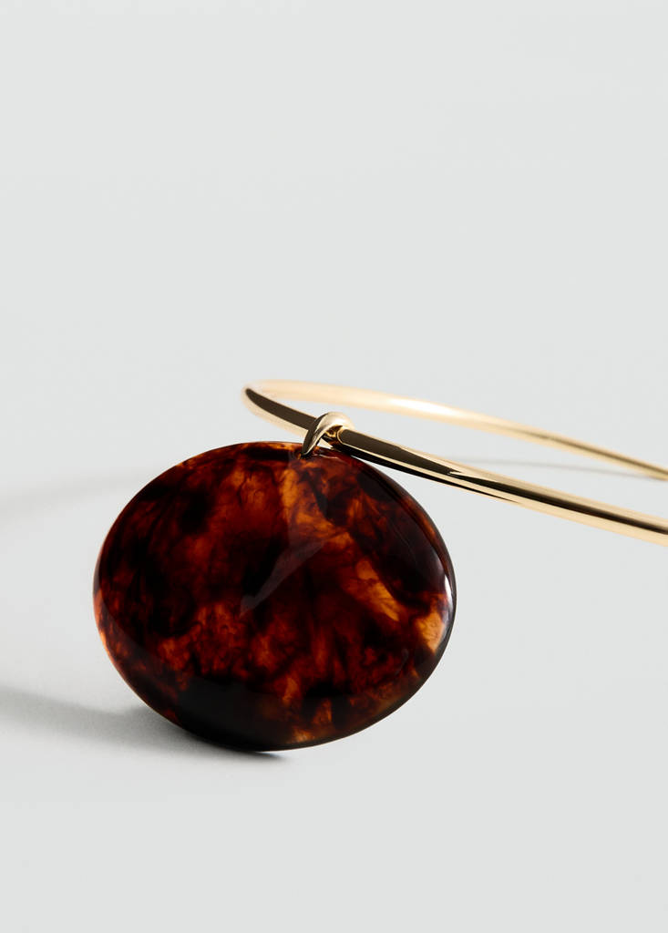 Rigid collar with circular beading — Gold
