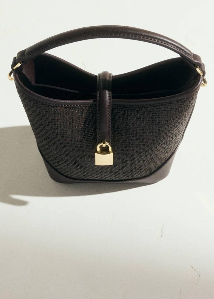 Small raffia bucket bag — Chocolate