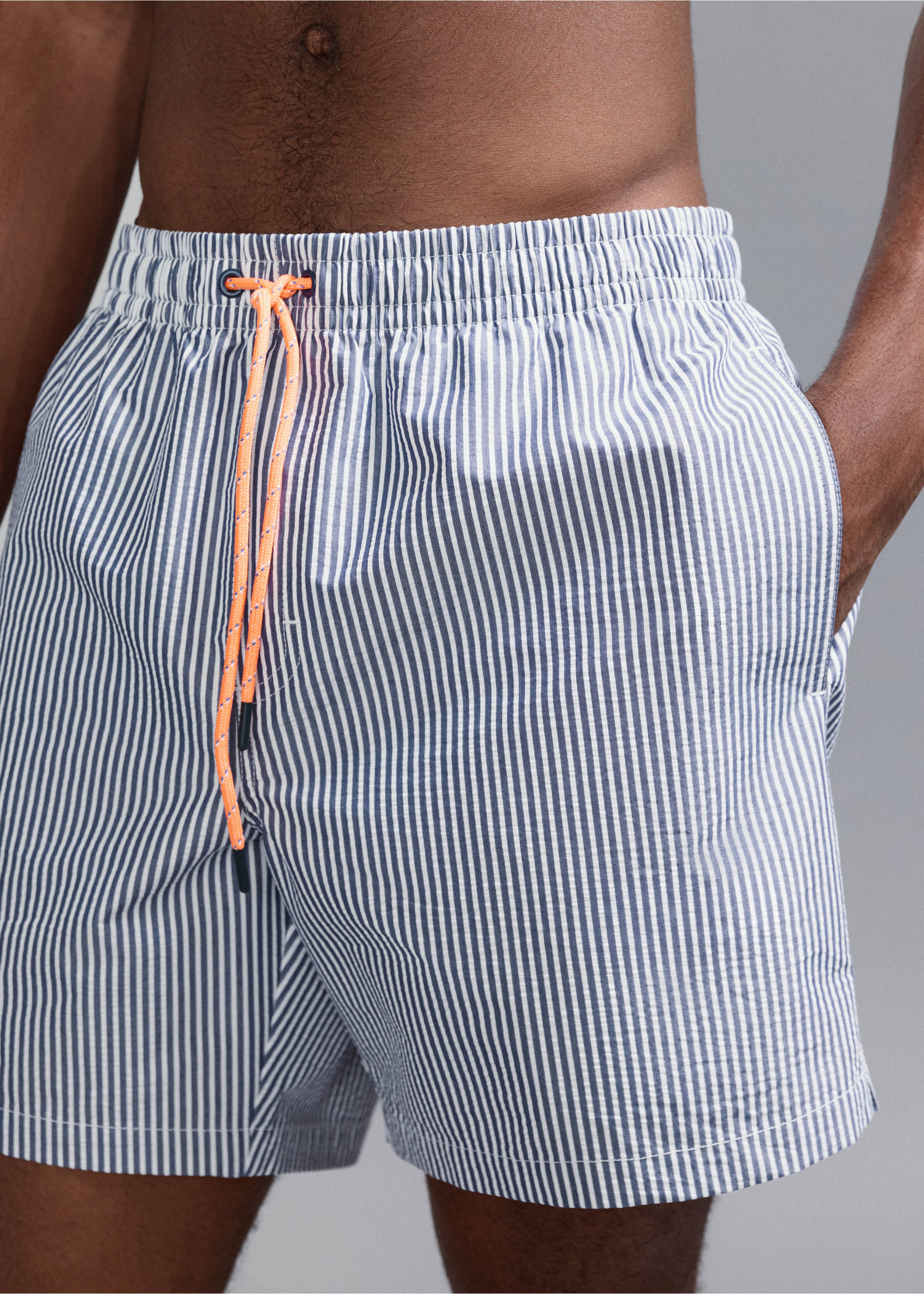 Seersucker striped swimsuit - Details of the article 6, Navy. Ref: 27035987-00.