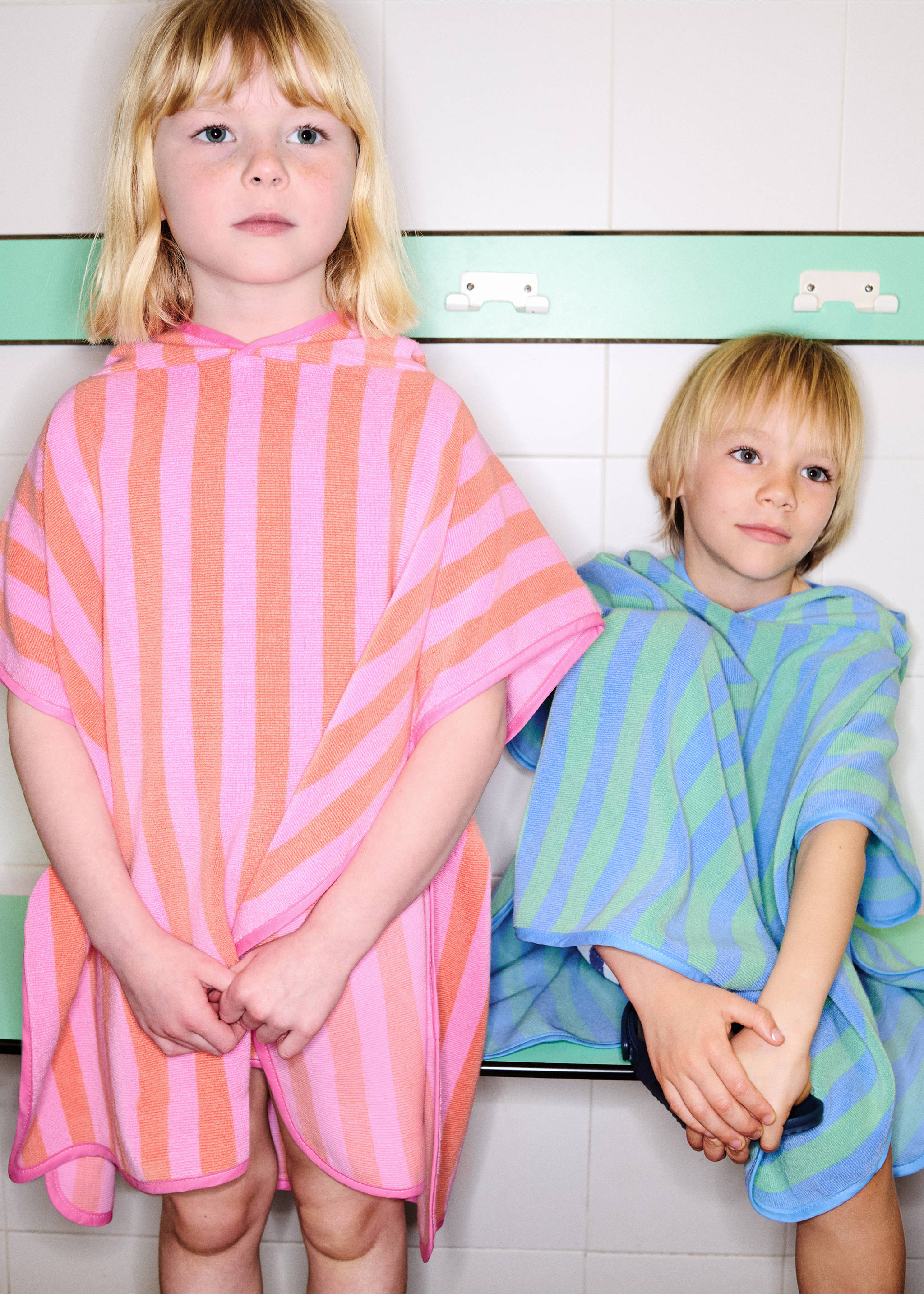 Striped poncho towel - Details of the article 5, Pink. Ref: 27035990-00.