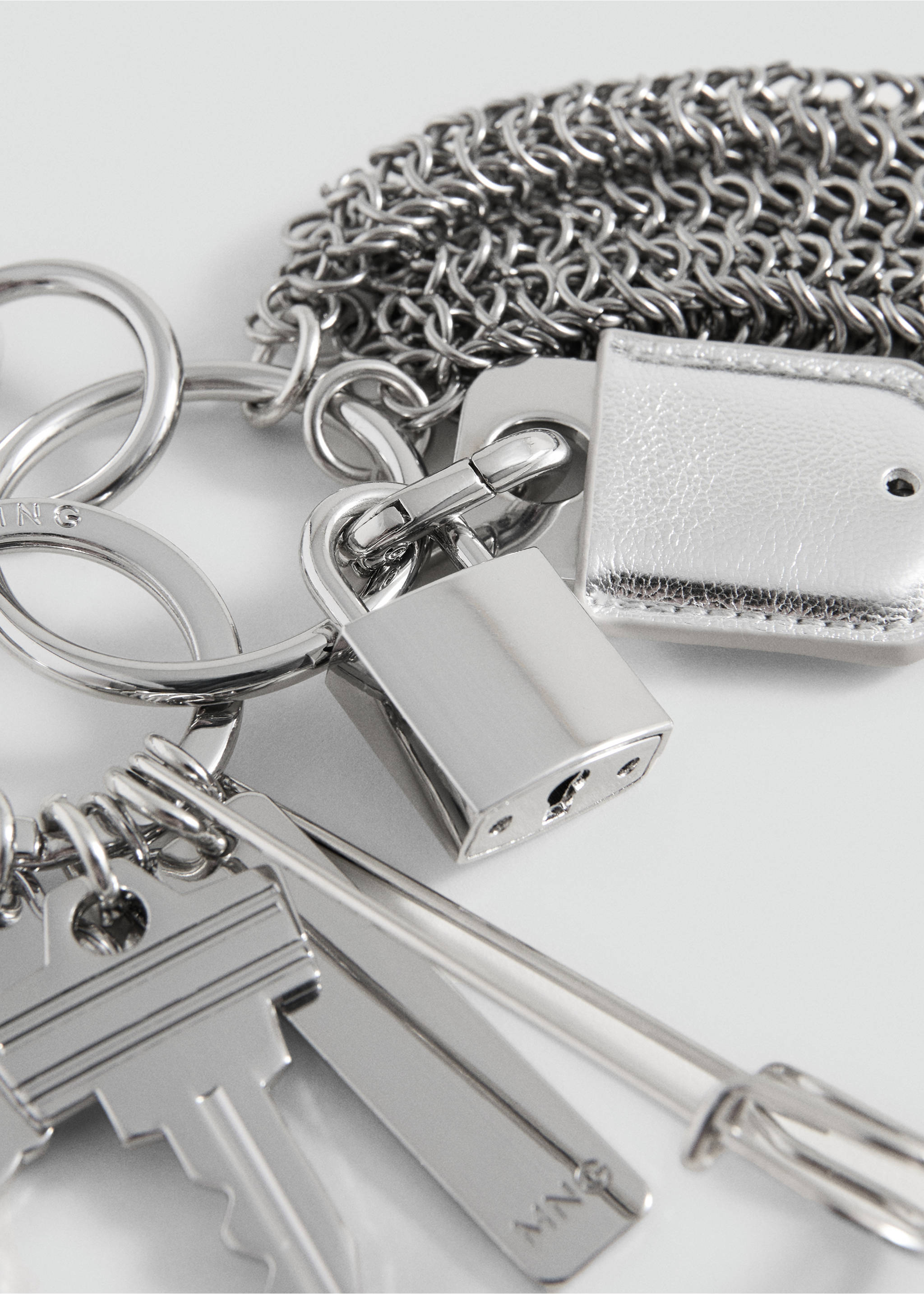 Porte-clés breloques - Plan moyen, Argent. Ref: 27035997-00.
