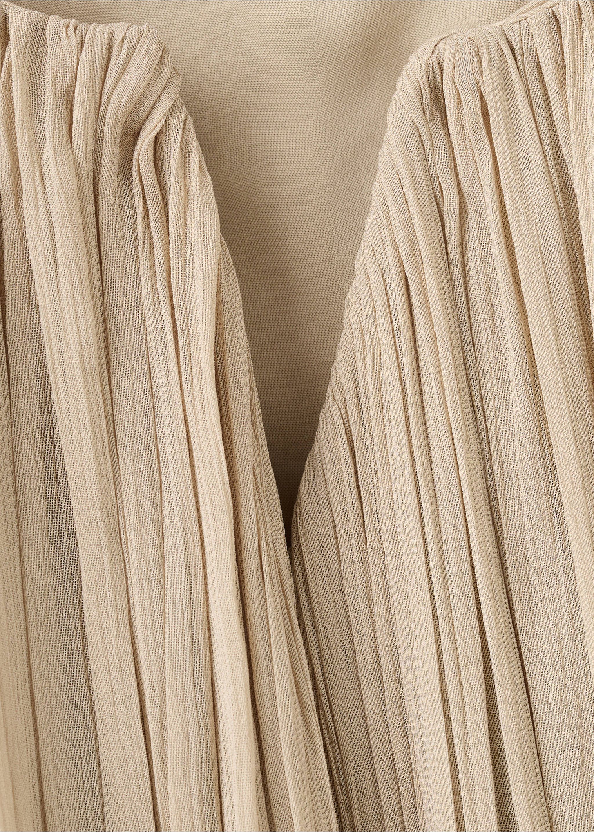 Robe courte et plissée avec encolure bateau - Détail de l'article 8, Beige. Ref: 27036005-00.