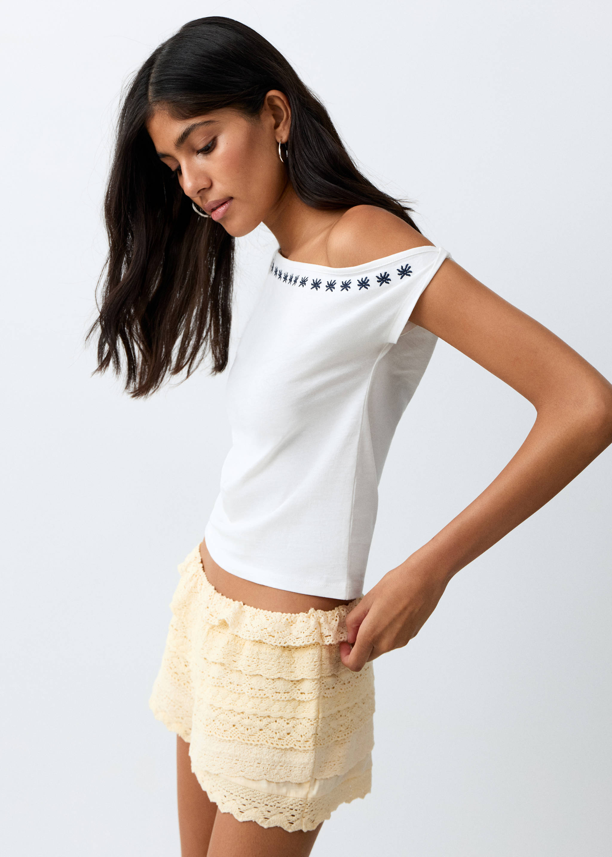 Shorts volantes crochet - Plano medio