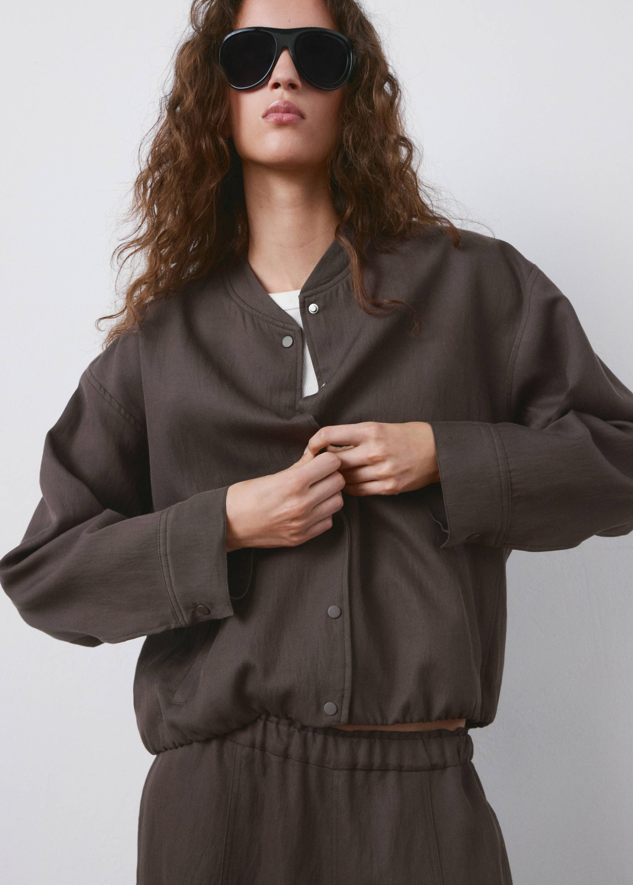Mid-rise lyocell trousers - Details of the article 1