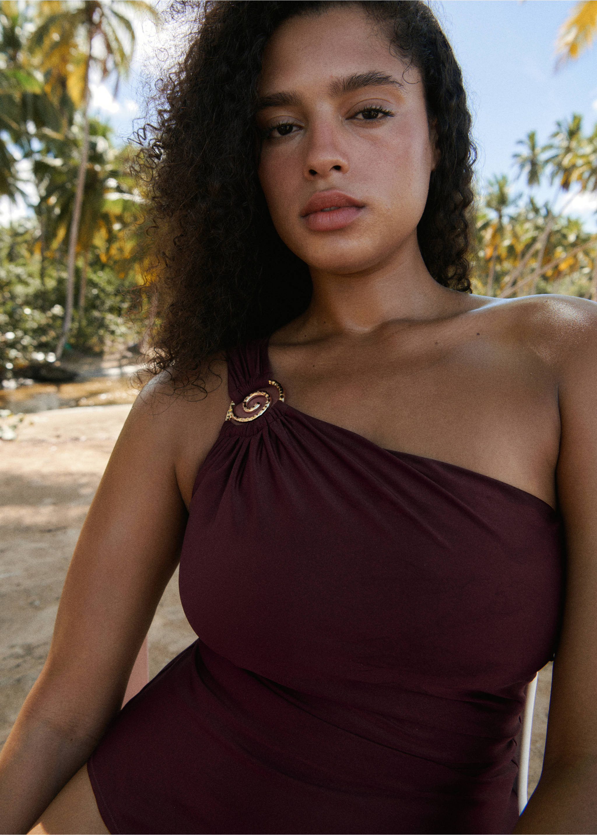 Асимметричный купальник с декоративным кольцом - Деталь изделия 1, Вино. Ref: 27036720-00.