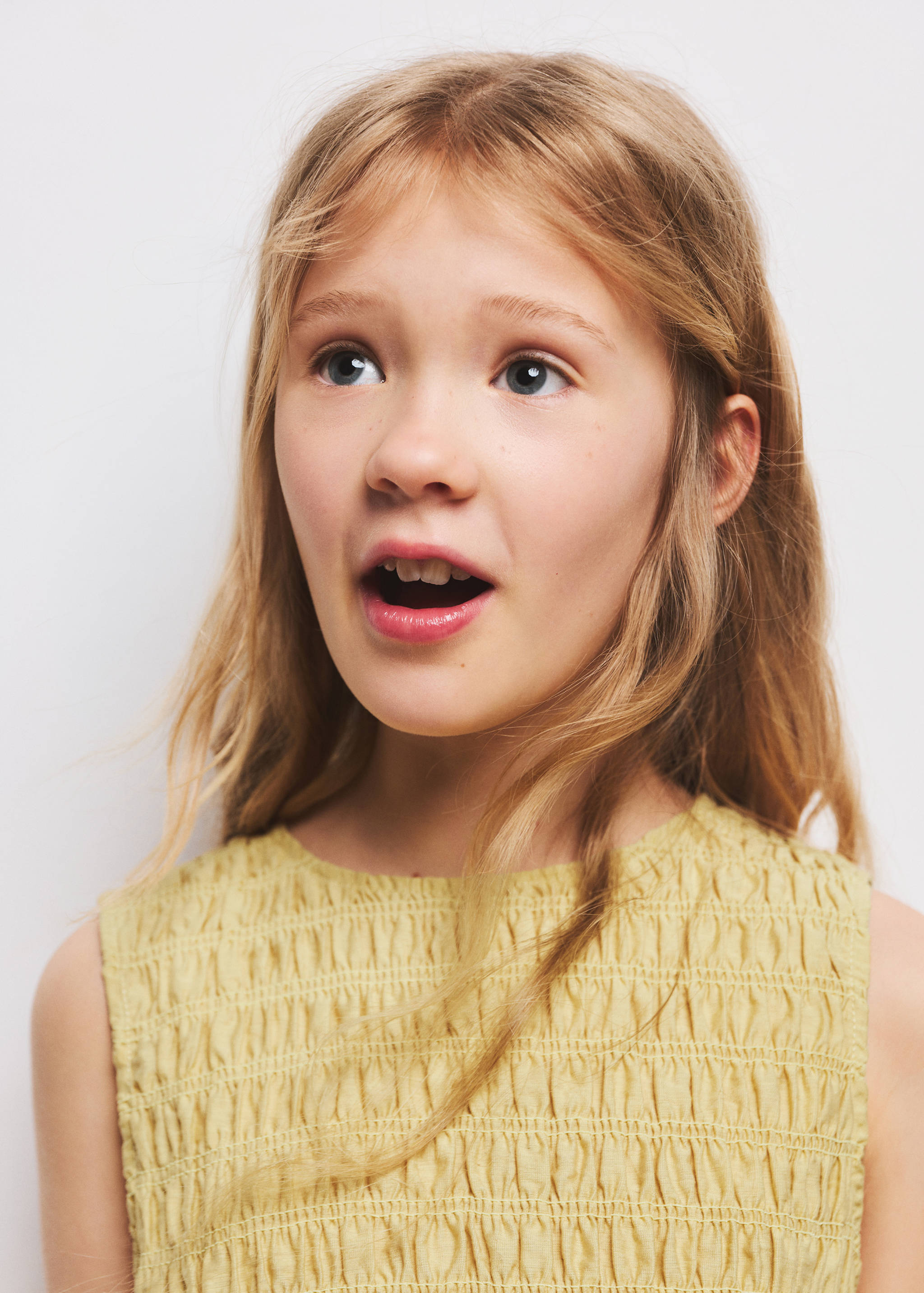 Blouse with gathered bows - Details of the article 1