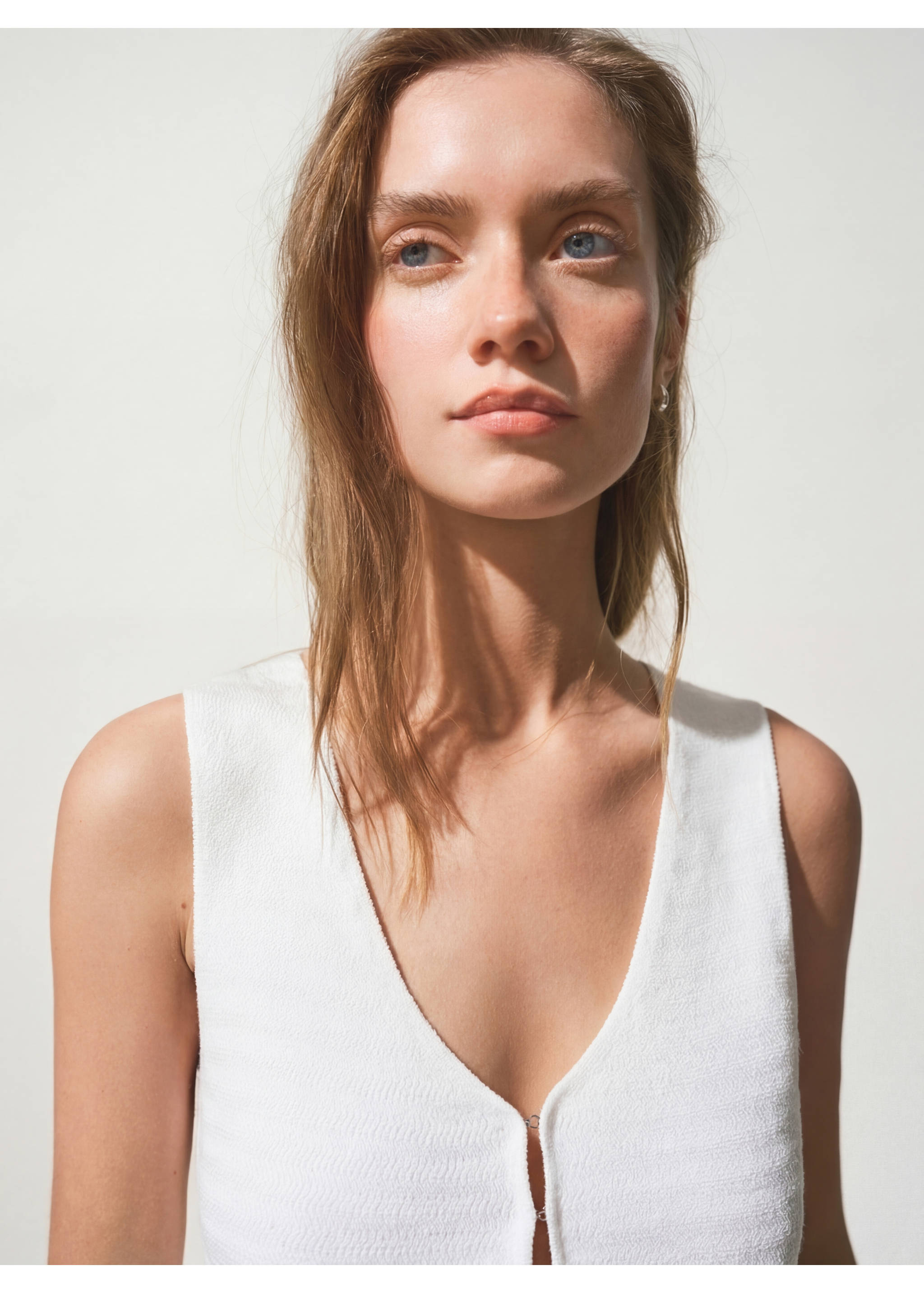 Fluid top with press-stud fastening - Details of the article 1, White. Ref: 27037138-00.