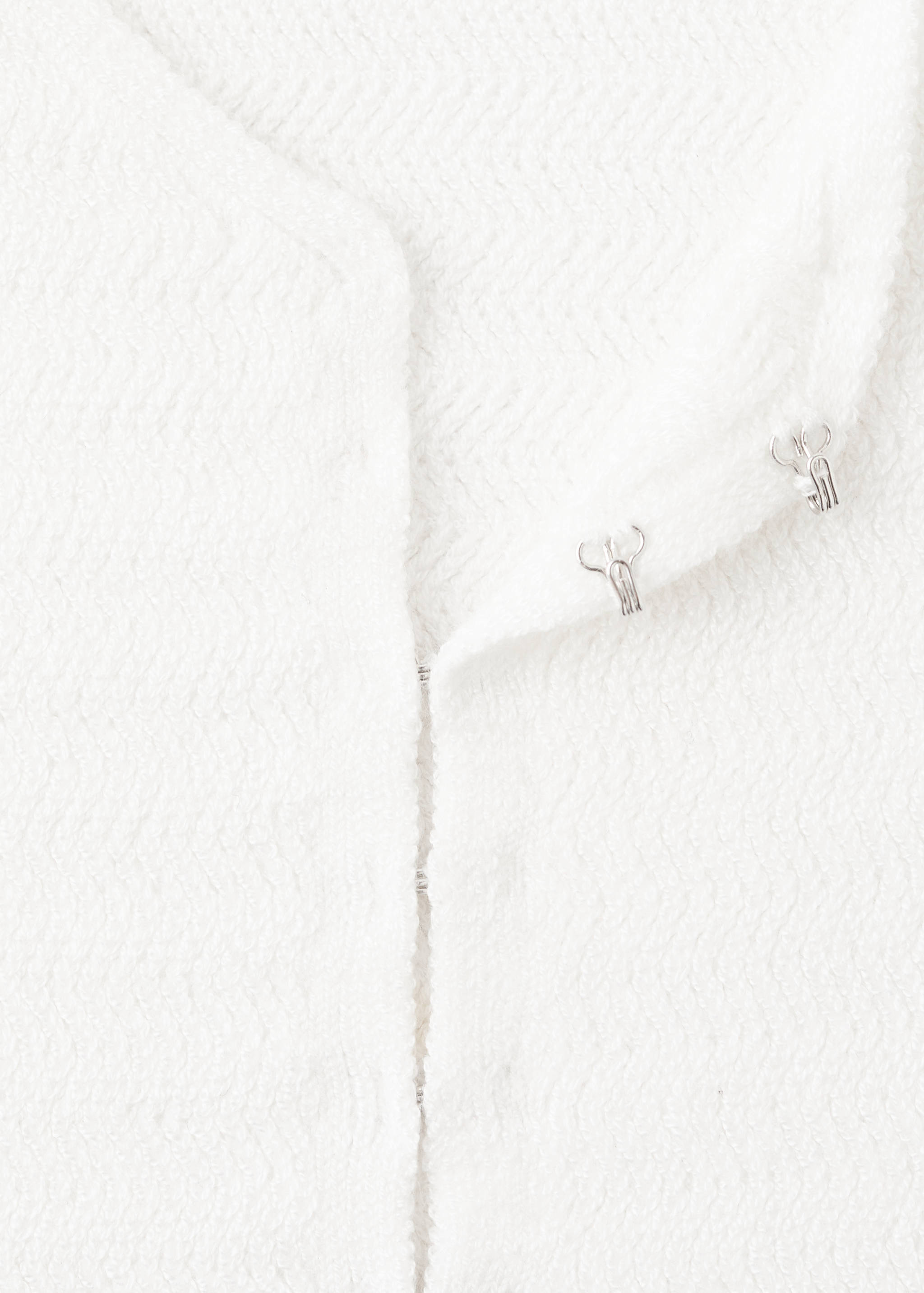 Fluid top with press-stud fastening - Details of the article 8