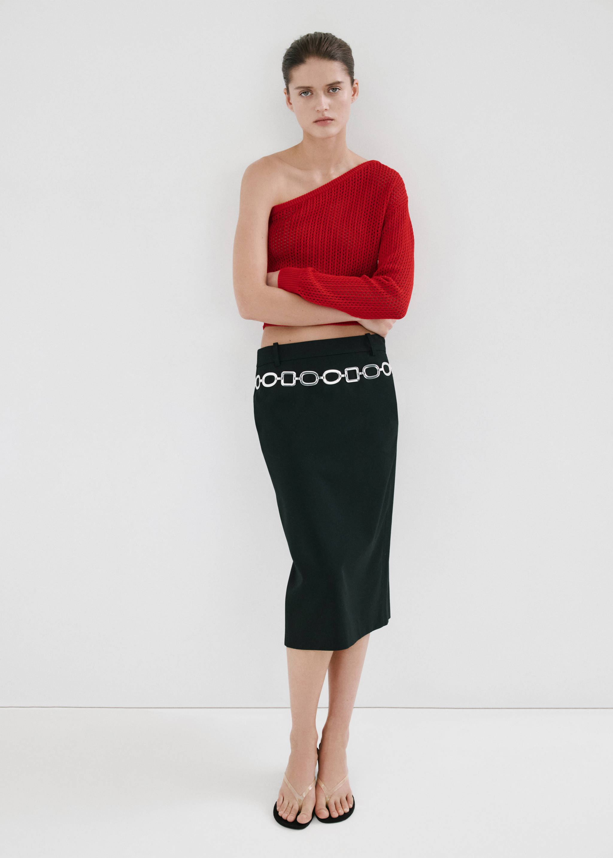 Asymmetric knit sweater - General plane