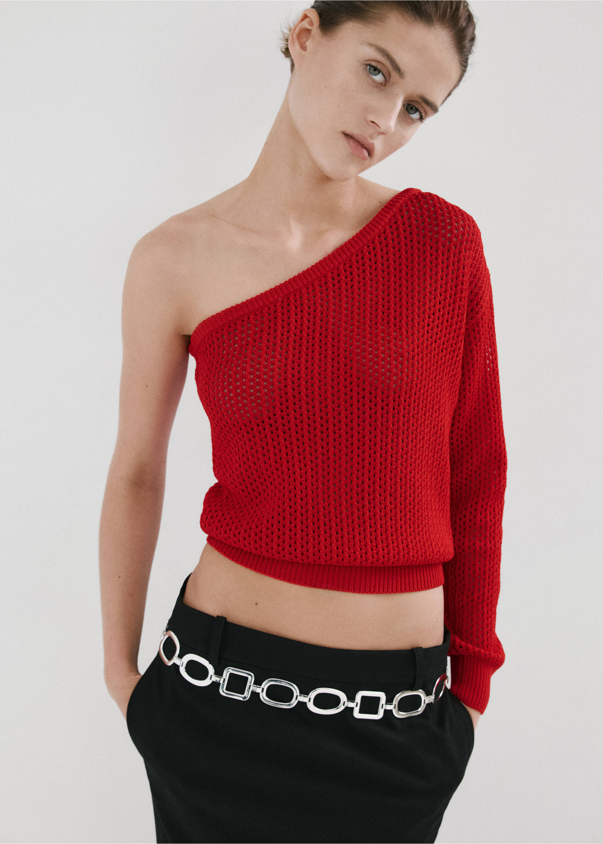 Pull-over maille asymétrique - Plan moyen, Rouge. Ref: 27037141-00.