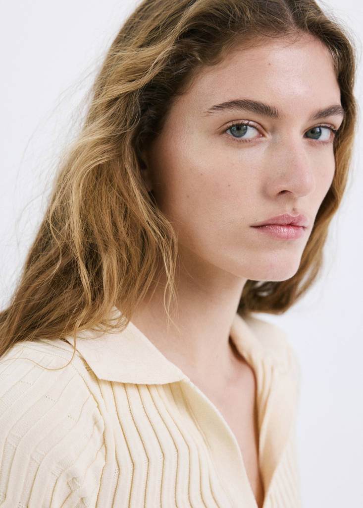 Knitted polo-neck sweater — Ecru