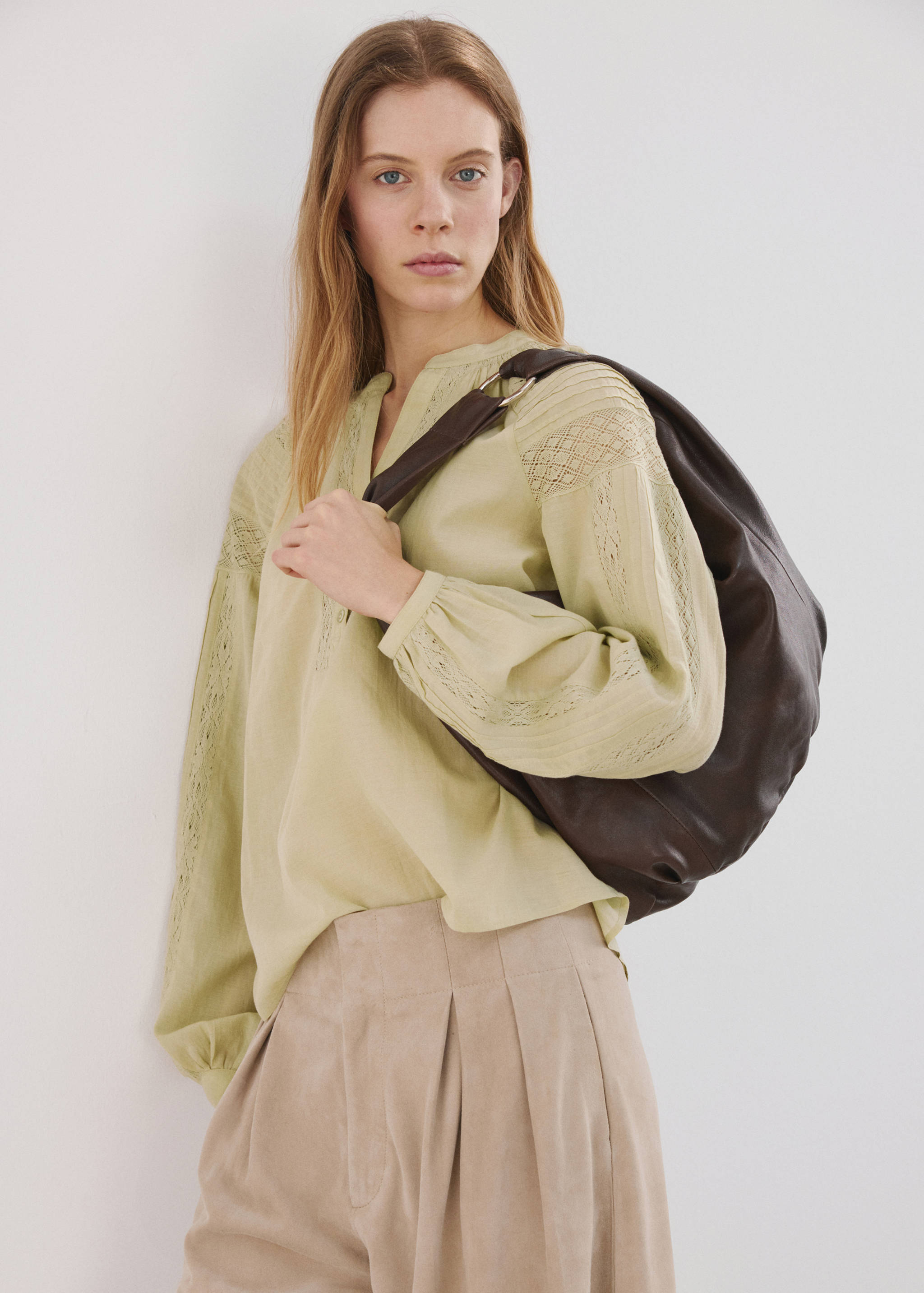 Embroidered openwork blouse - Medium plane