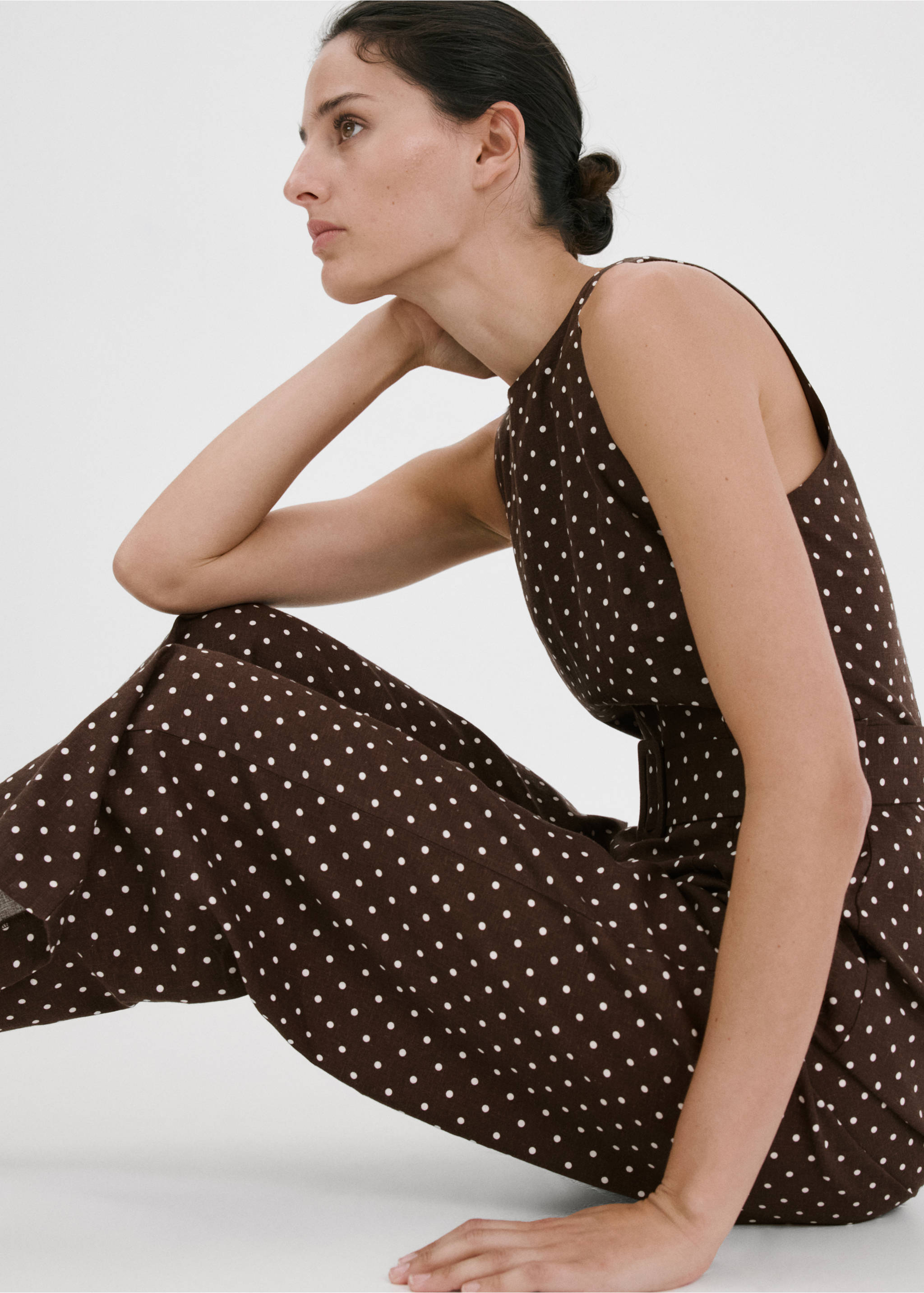 Linen jumpsuit with polka-dot belt - Details of the article 2, Chocolate. Ref: 27037153-00.