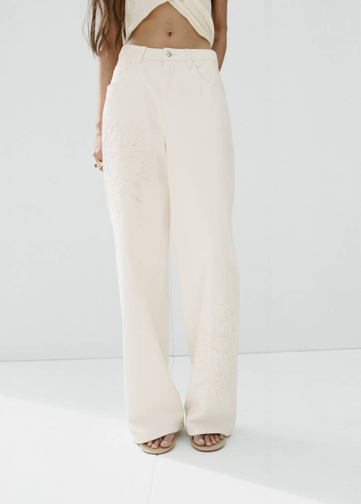 Flower-embroidered straight-fit jeans — Ecru