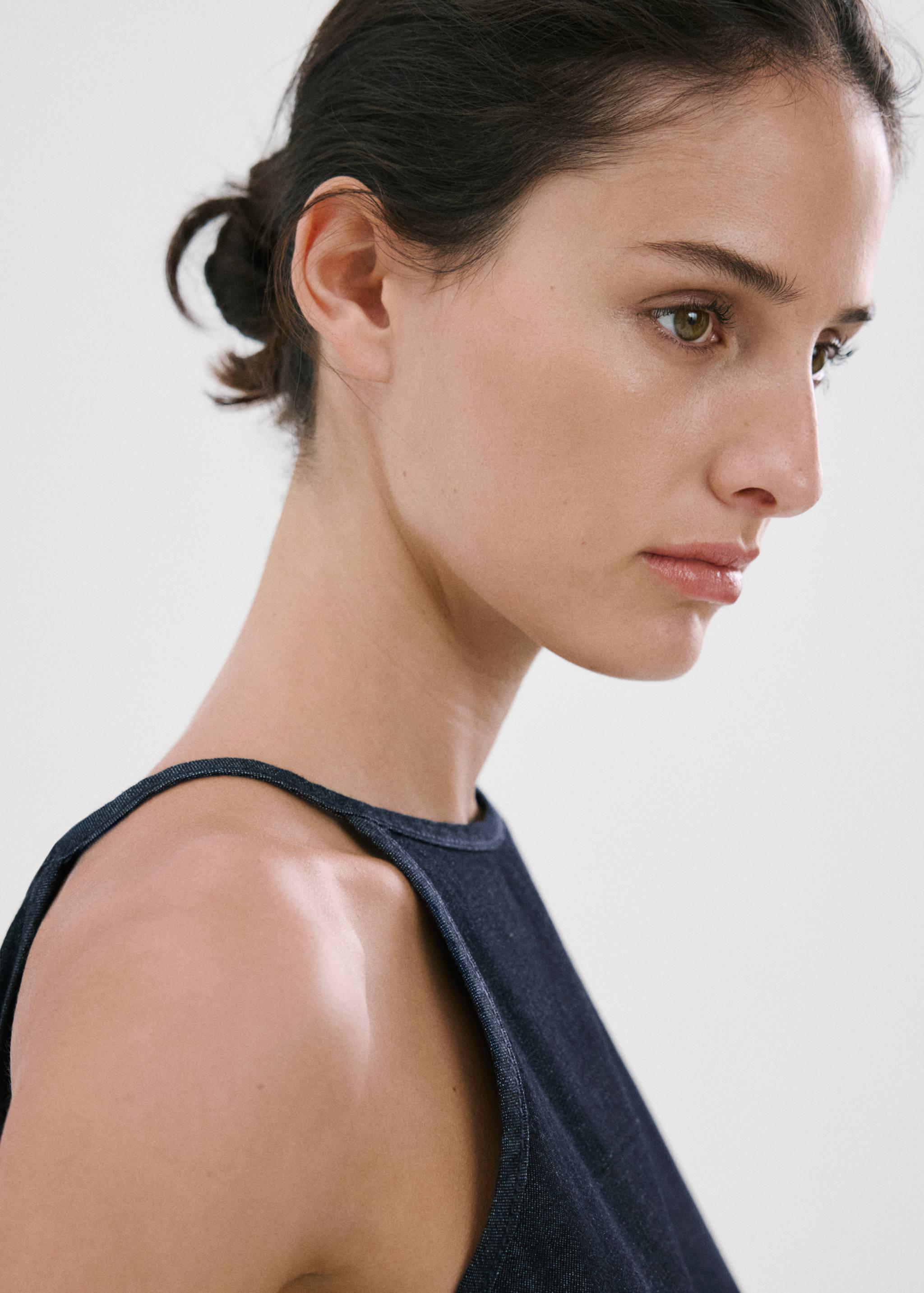 Top denim cuello halter - Detalle del artículo 1