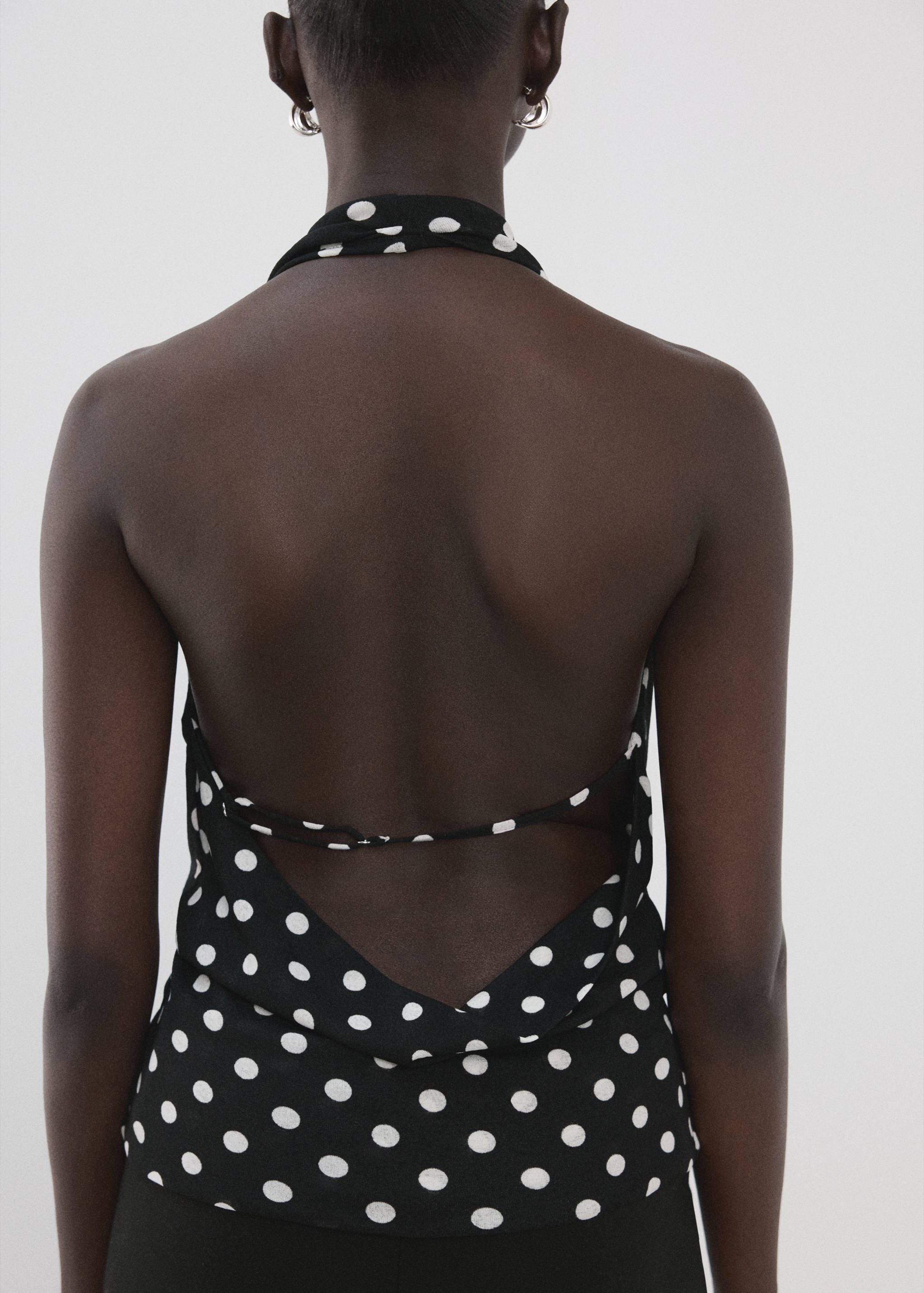 Draped halter top - Reverse of the article