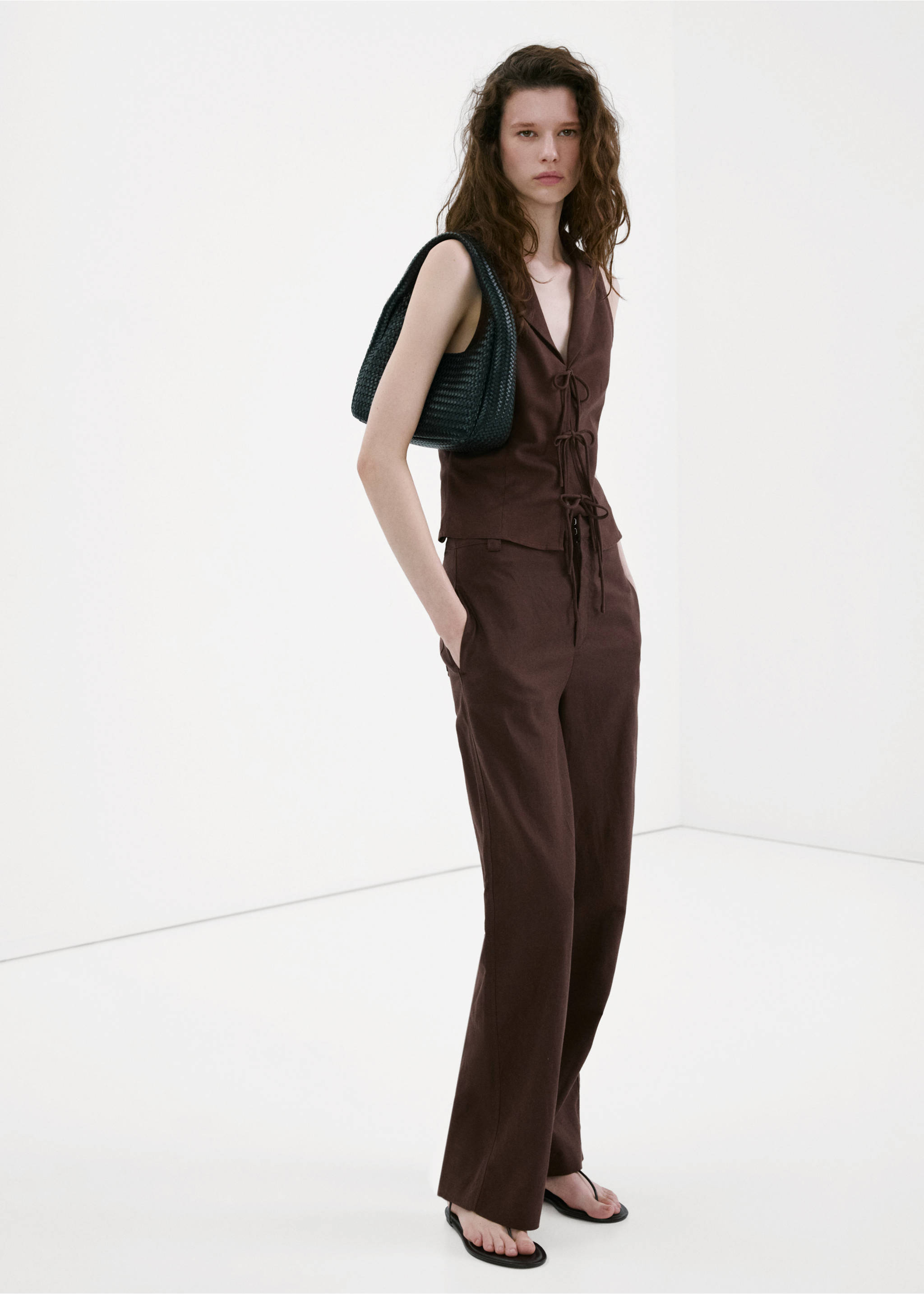 قميص بحمالات مع أربطة - رؤية عامة, شوكولاتة. Ref: 27037160-00.