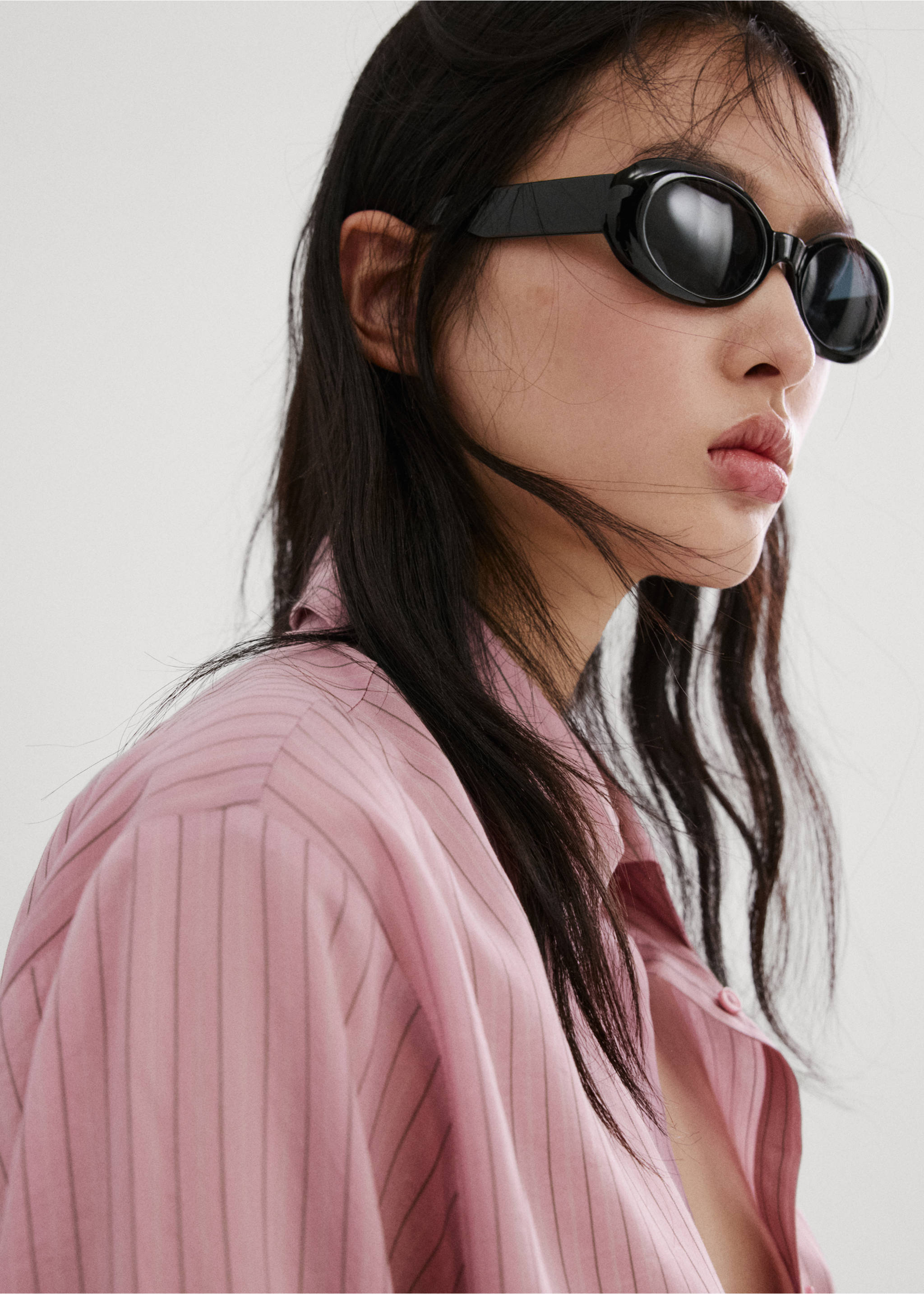 Lyocell striped shirt - Details of the article 1, Pastel Pink. Ref: 27037161-00.