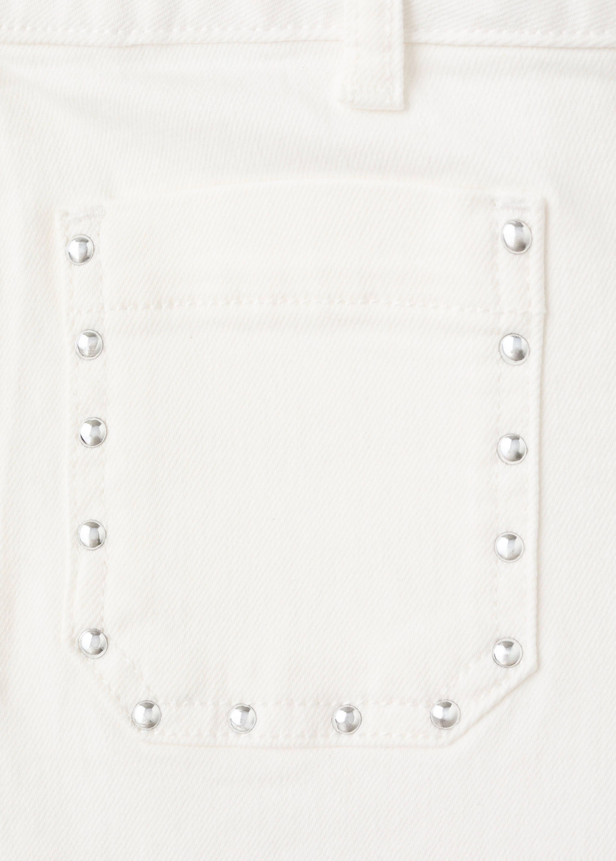 Шорты с карманами и декоративными заклепками - Деталь изделия 0