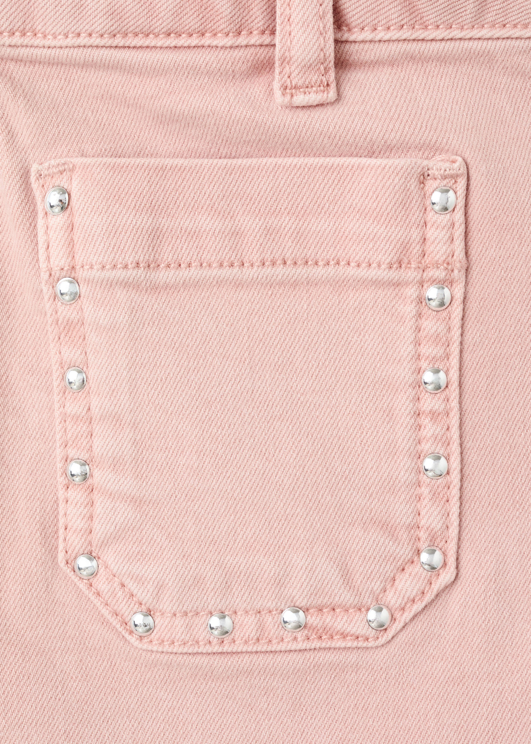 Шорты с карманами и декоративными заклепками - Деталь изделия 0