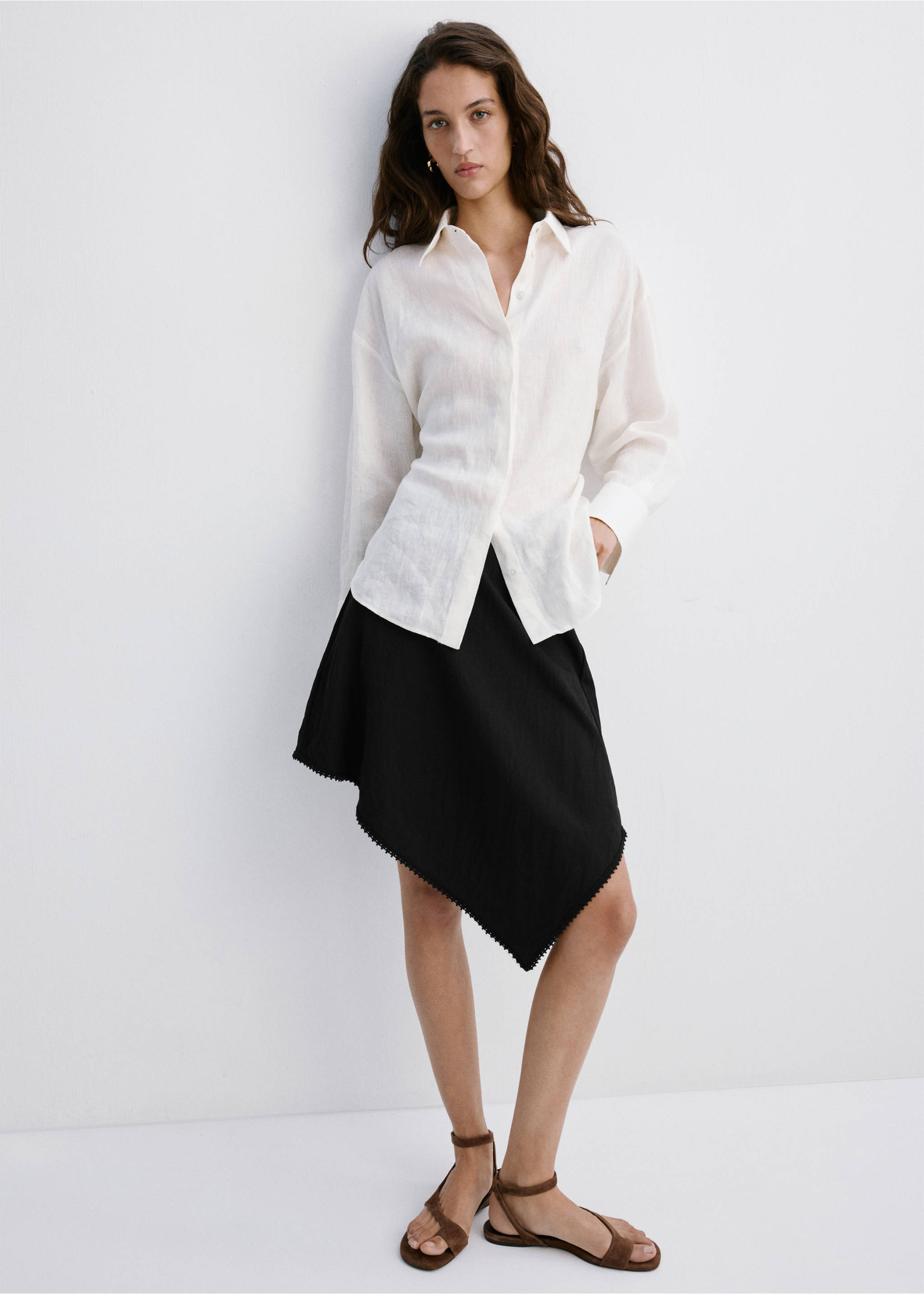 Asymmetric A-line skirt - Details of the article 2, Black. Ref: 27037783-00.