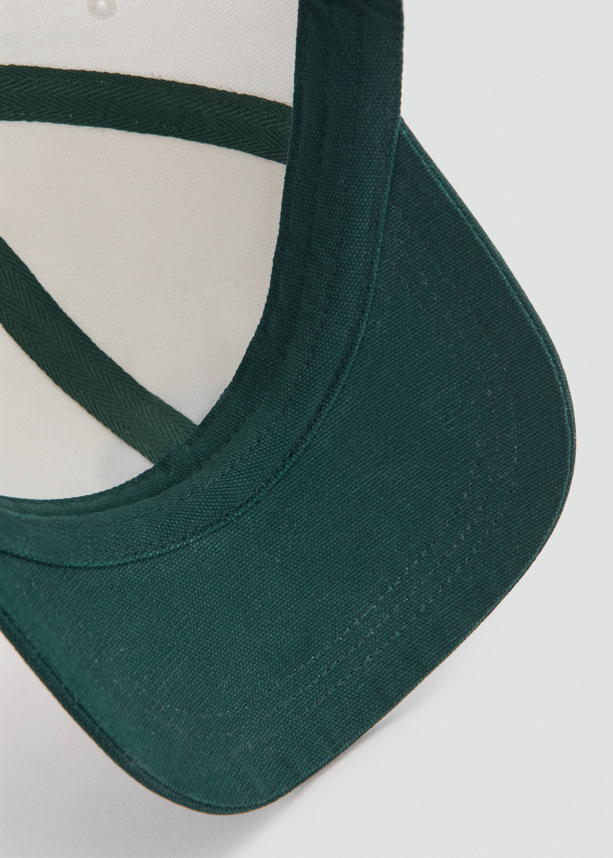 Embroidered cap - Details of the article 2