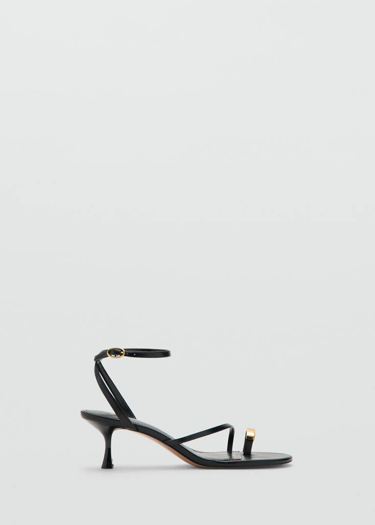 Heeled sandal with crossed straps — Black