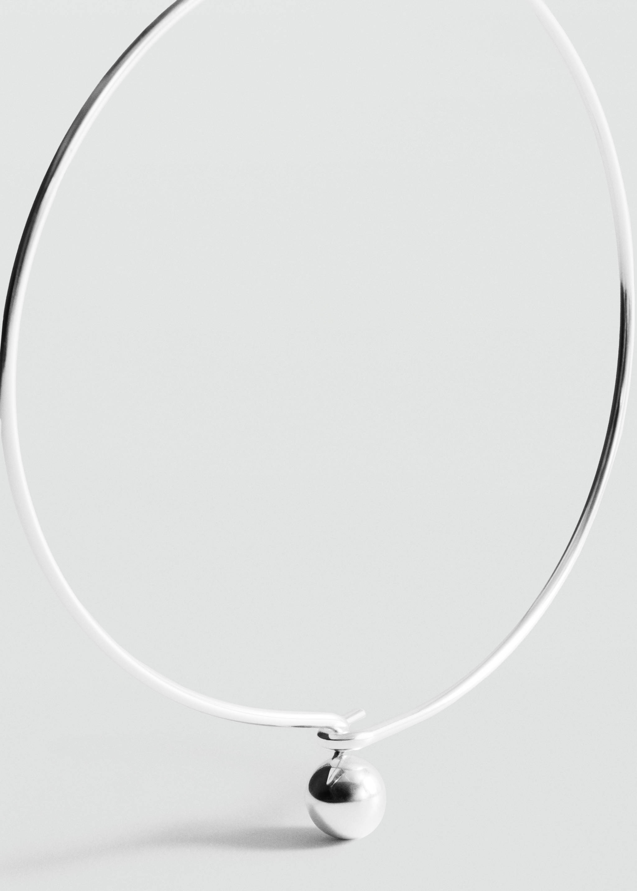 Жесткое ожерелье с круглым украшением из бисера - Деталь изделия 1