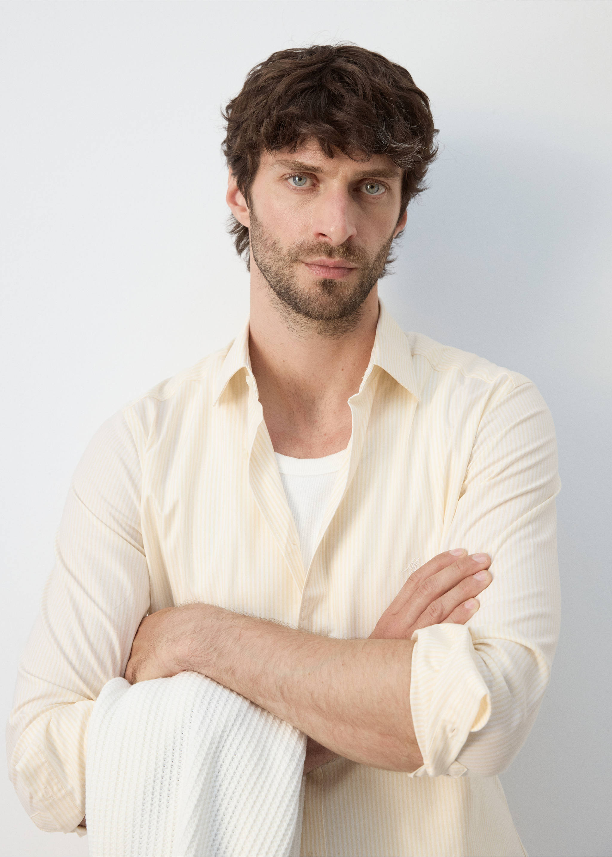 Camisa regular fit 100% algodón rayas - Detalle del artículo 1, Amarillo pastel. Ref: 27037799-00.