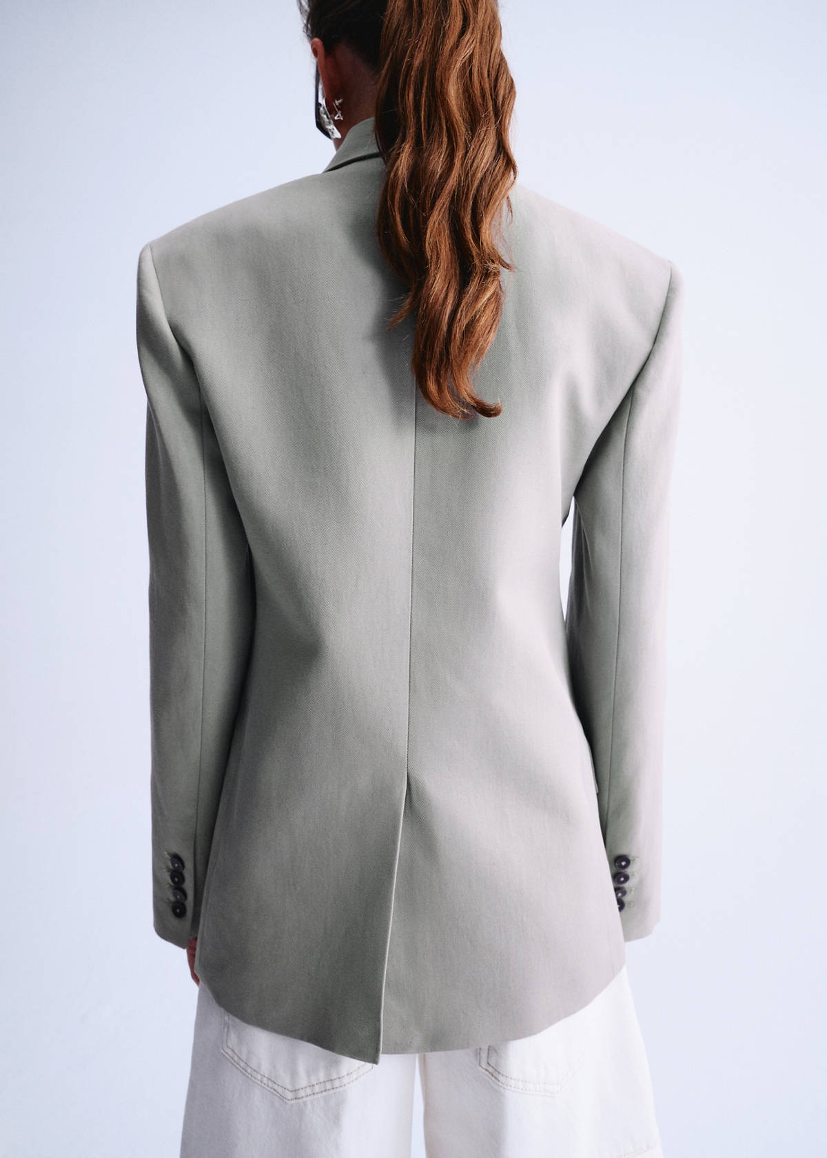 Double-breasted blazer with button closure — Grey