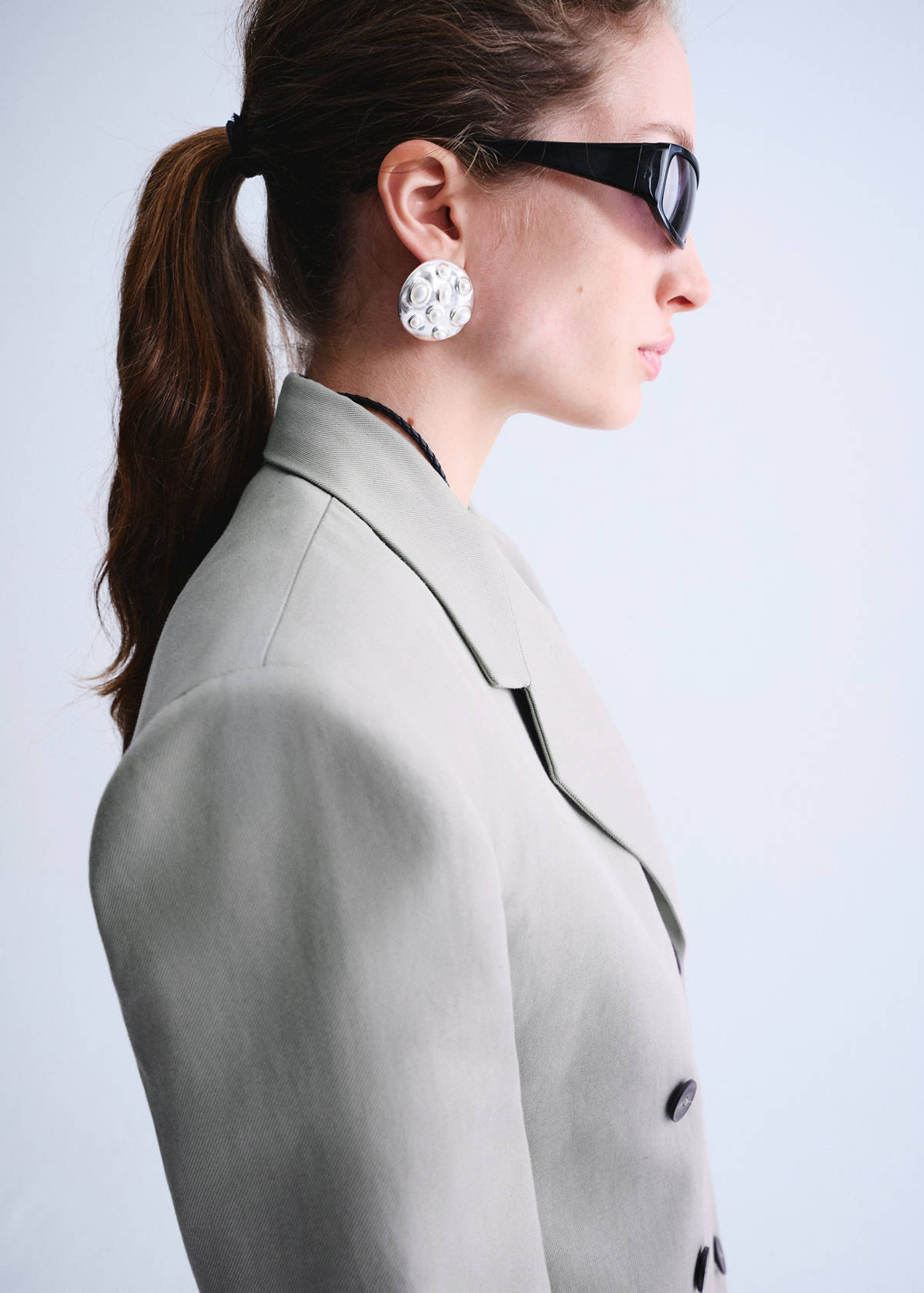 Double-breasted blazer with button closure — Grey