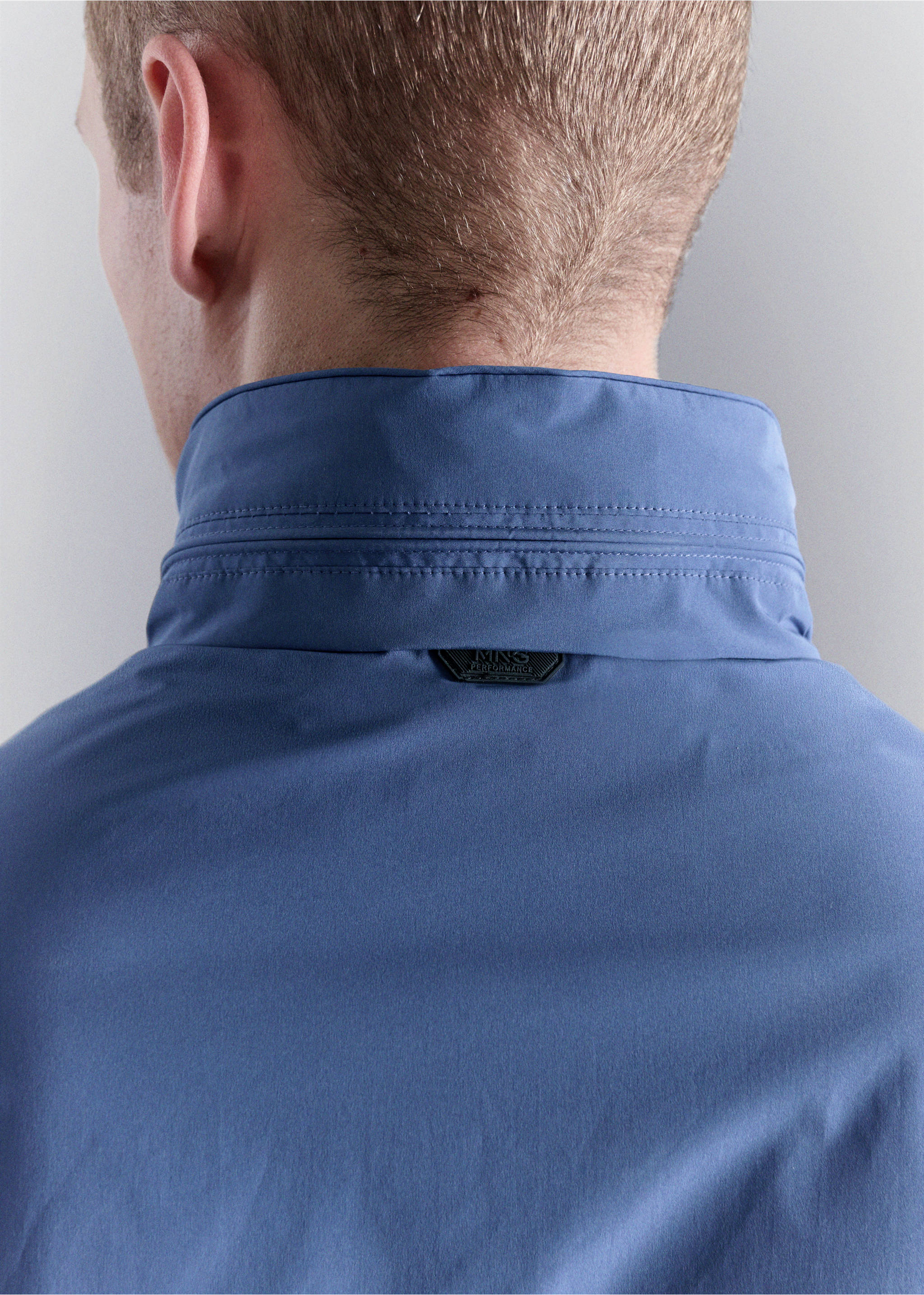 Technical waterproof jacket - Details of the article 6, Vibrant blue. Ref: 27037896-00.