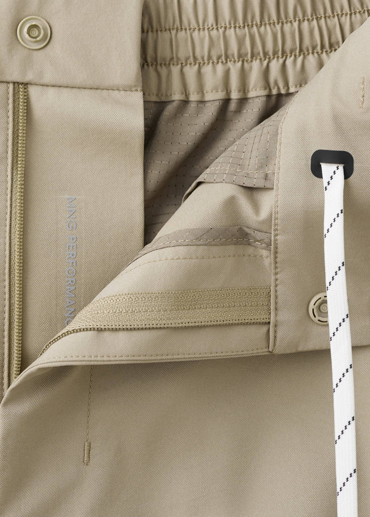 Water-repellent cargo bermudas — Beige