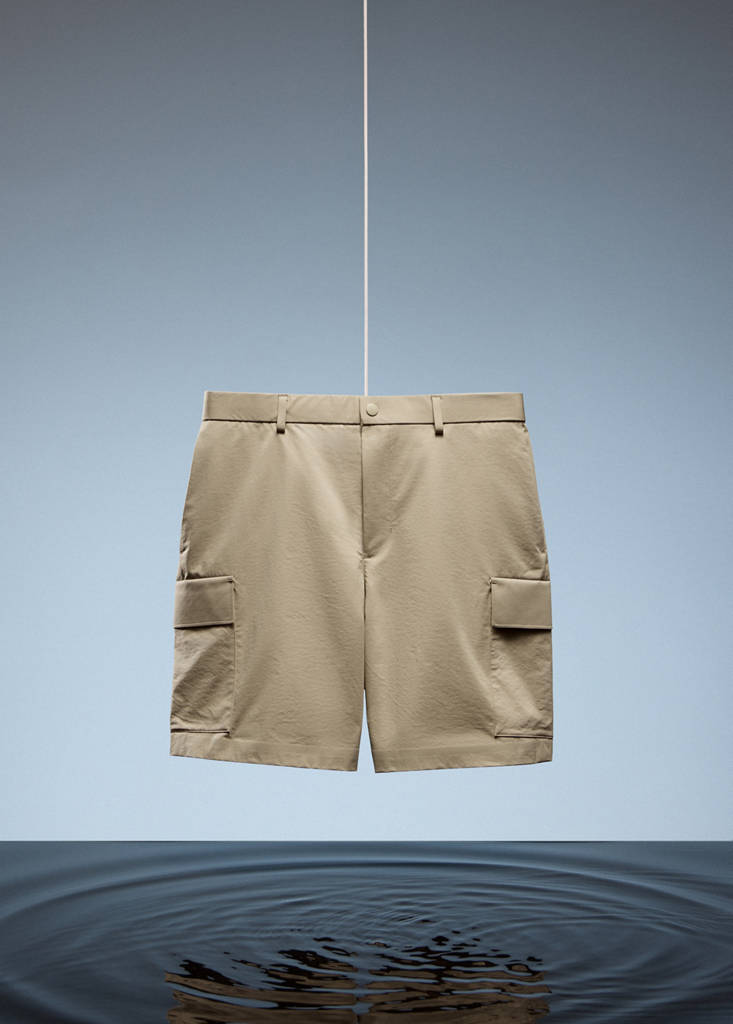 Water-repellent cargo bermudas — Beige