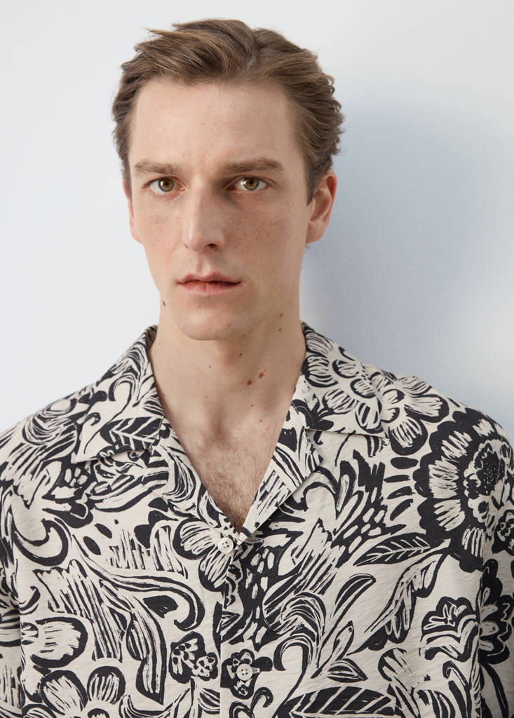 Printed flowing shirt with bowling collar — Beige