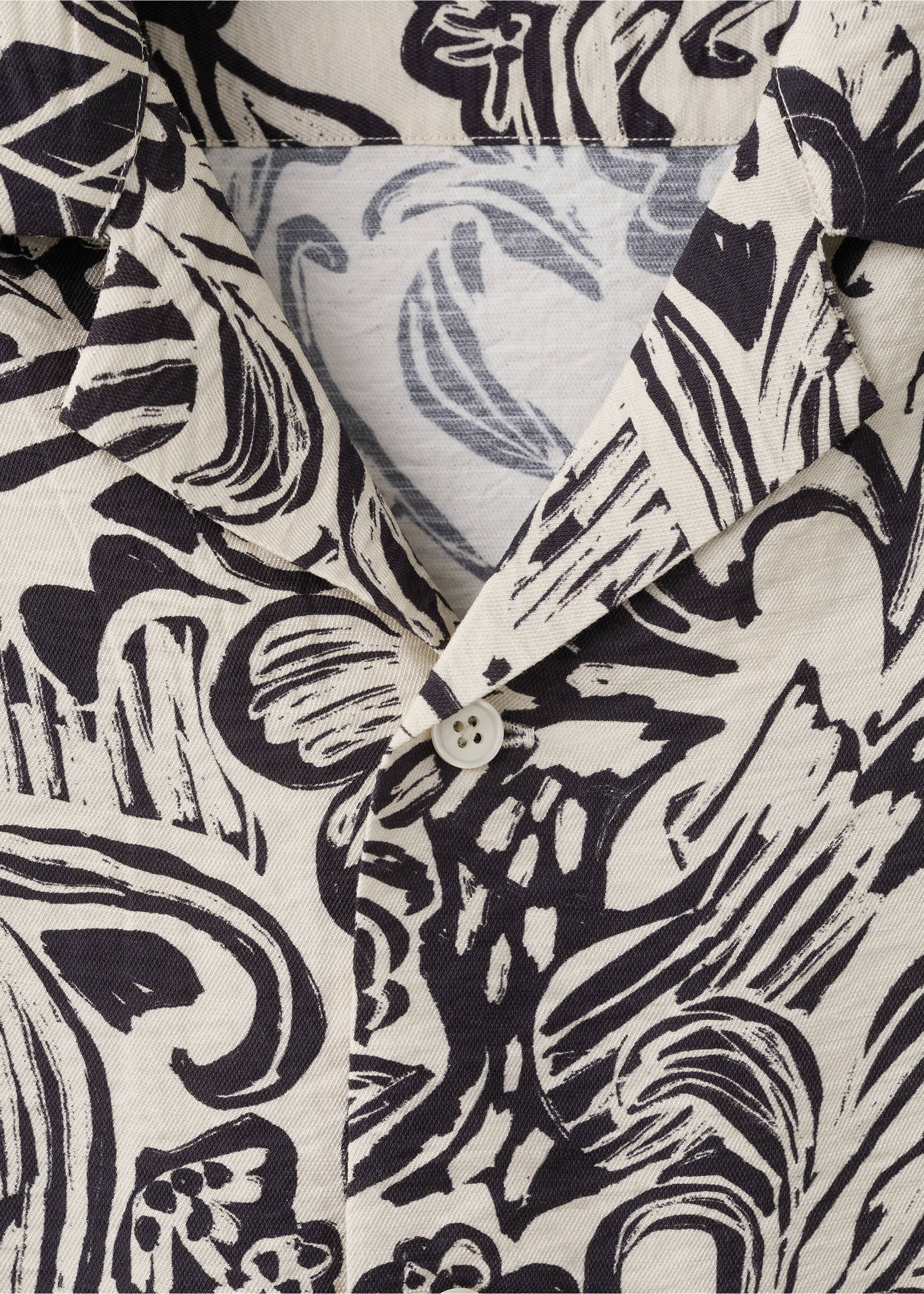 Chemise fluide imprimée col bowling - Détail de l'article 8, Beige. Ref: 27037899-00.