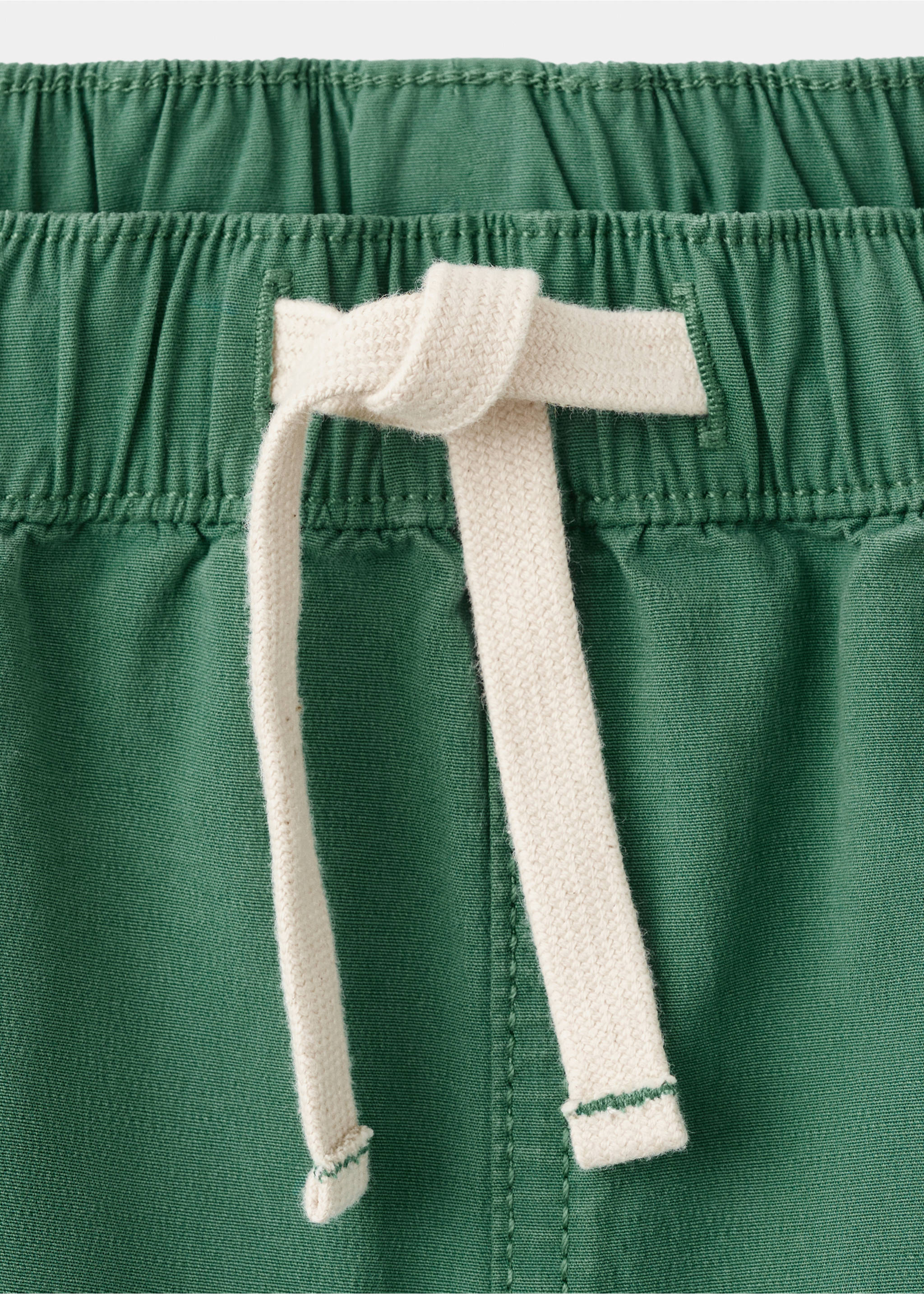 Cargo pockets cotton bermuda shorts - Details of the article 8, Green. Ref: 27037907-00.